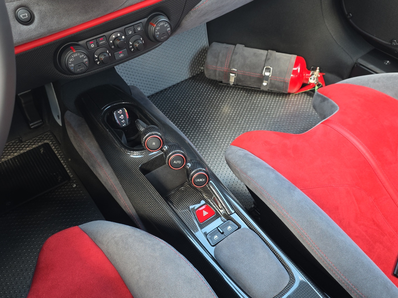 FERRARI 488 Pista 3.9 V8-image-13
