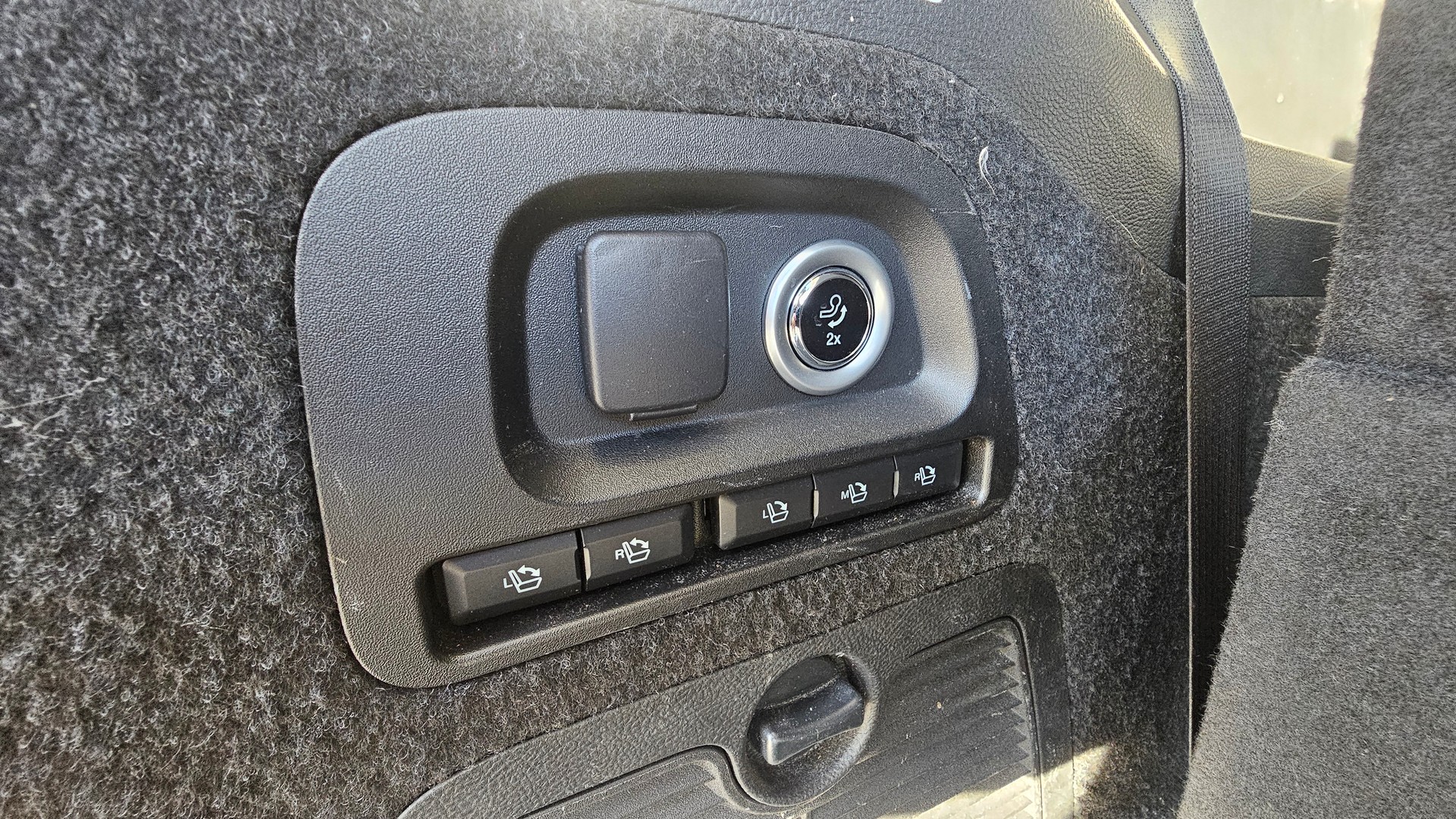 FORD Galaxy 2.0 TDCi Titanium AWD Automatic-image-9