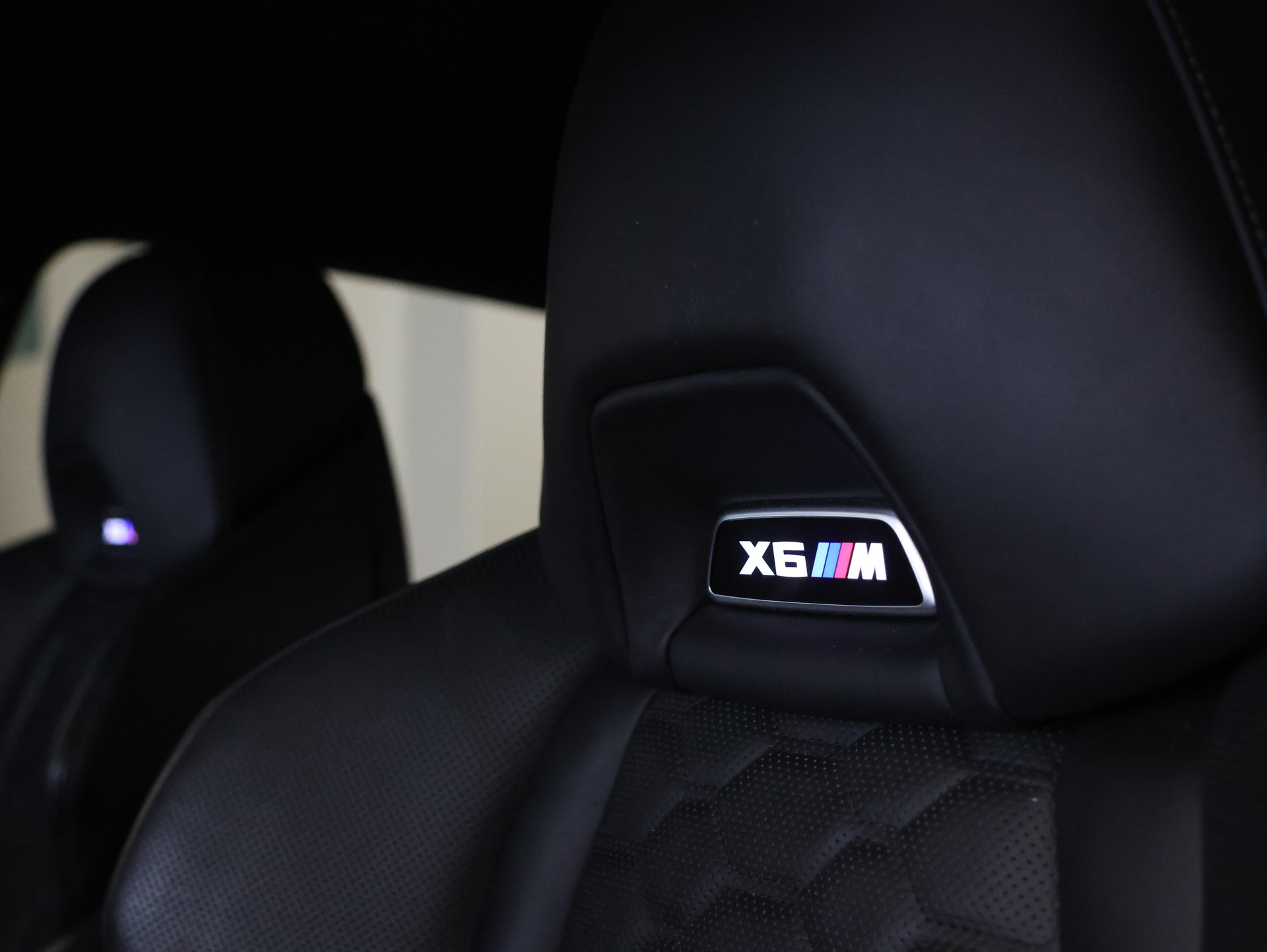 BMW X6M Steptronic M Competition-image-19