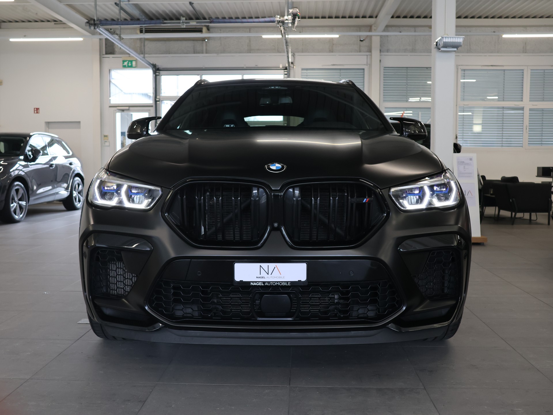 BMW X6M Steptronic M Competition-showroom-element-2