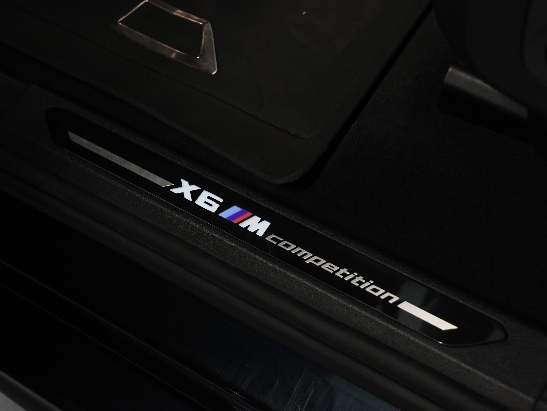 BMW X6M Steptronic M Competition-image-17