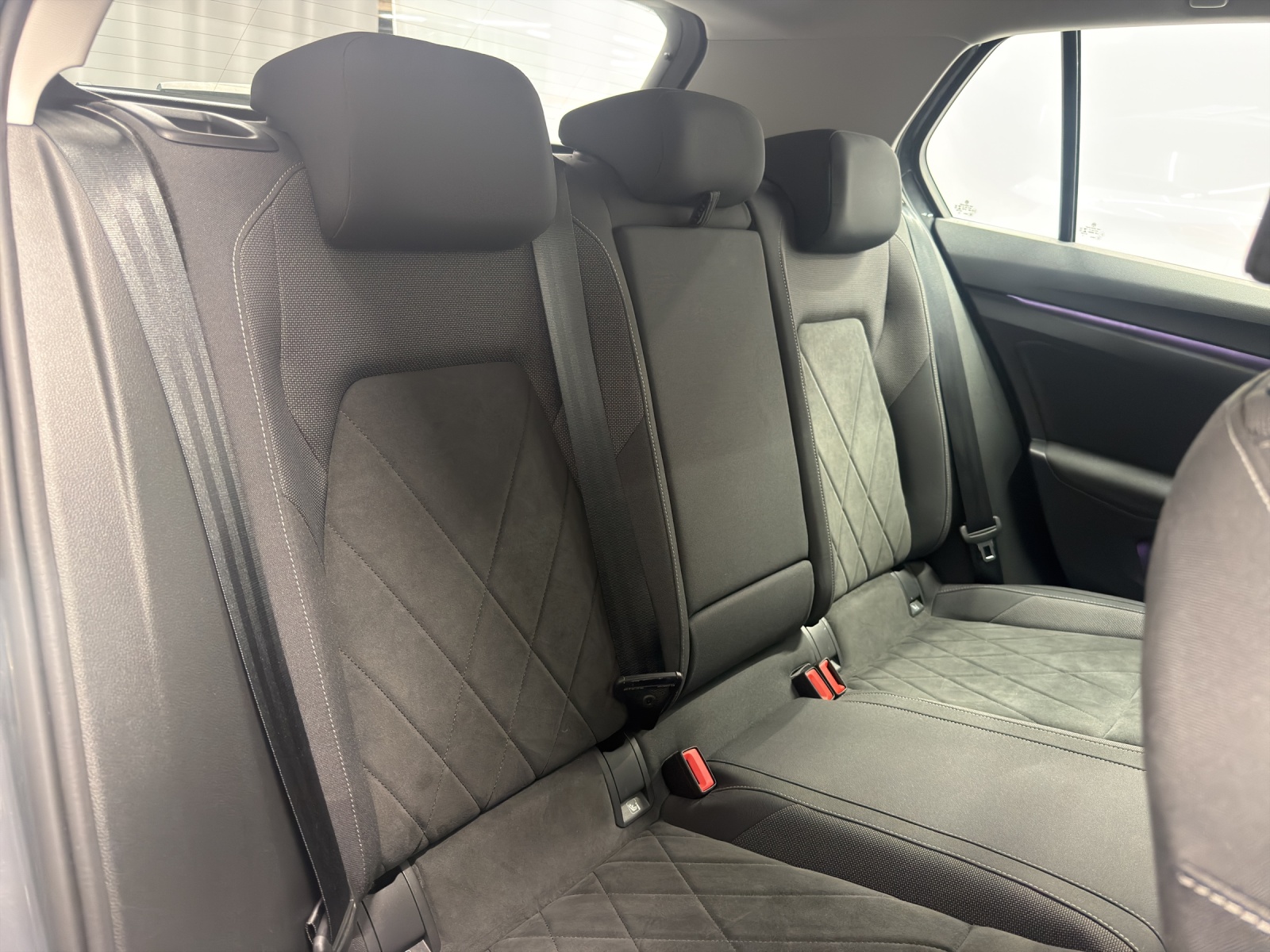VW Golf VIII 2.0 TSI Style DSG-image-9