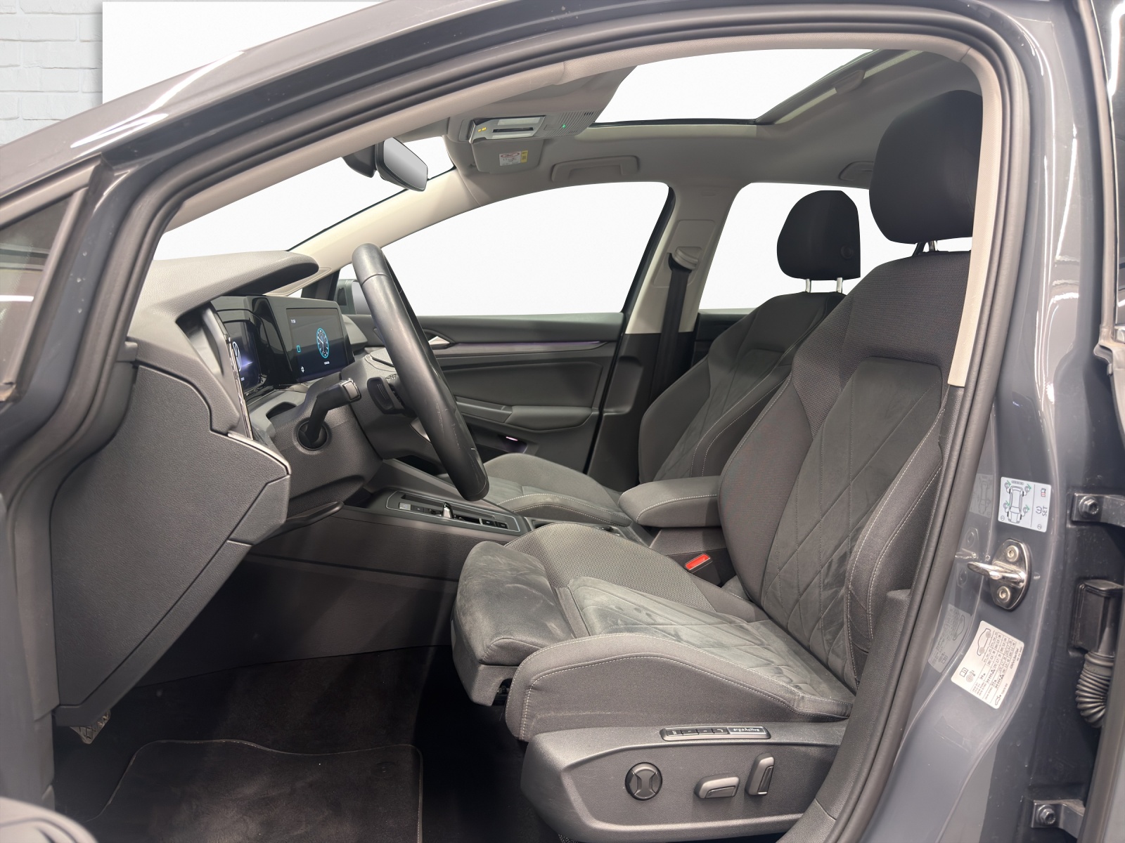 VW Golf VIII 2.0 TSI Style DSG-image-6