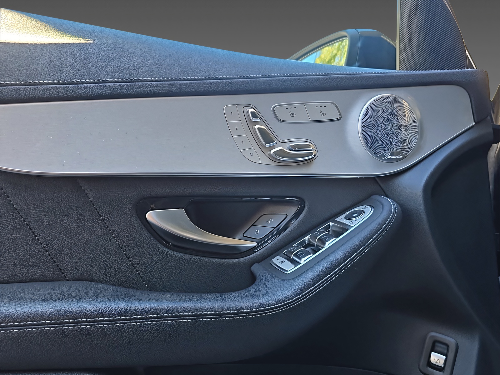 MERCEDES-BENZ GLC 300 de 4Matic AMG Line-image-9
