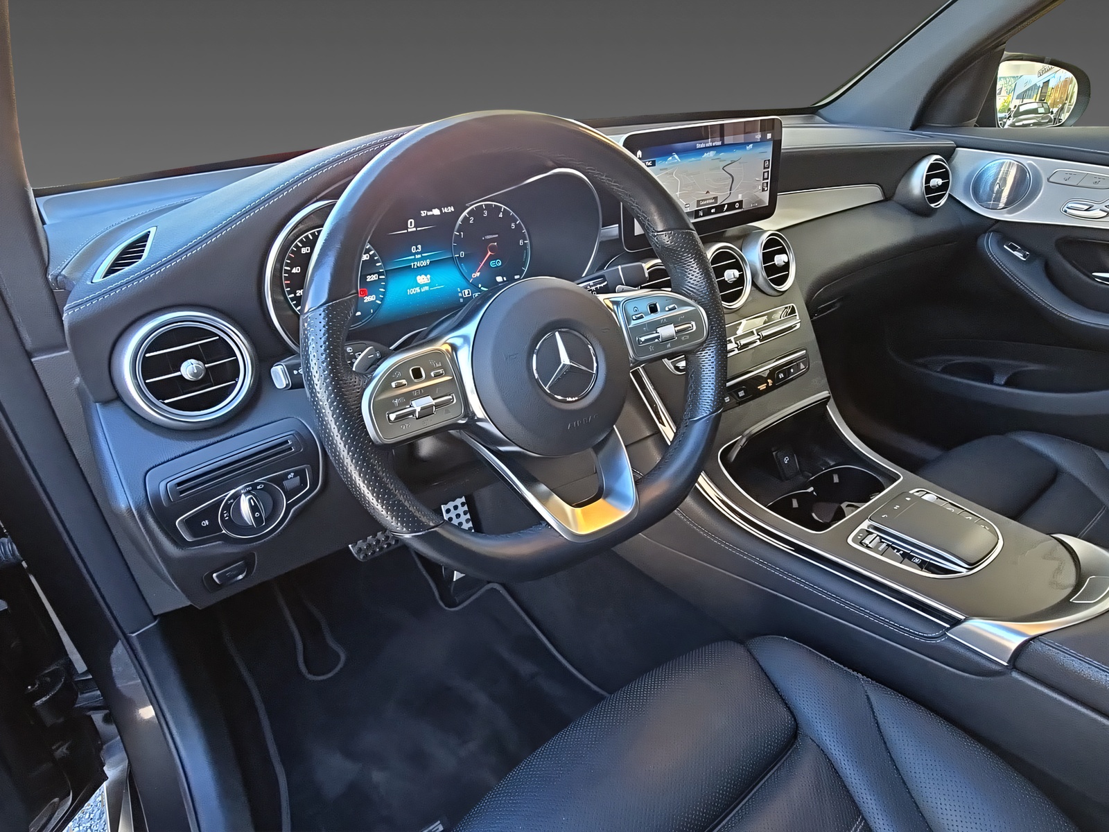 MERCEDES-BENZ GLC 300 de 4Matic AMG Line-image-6