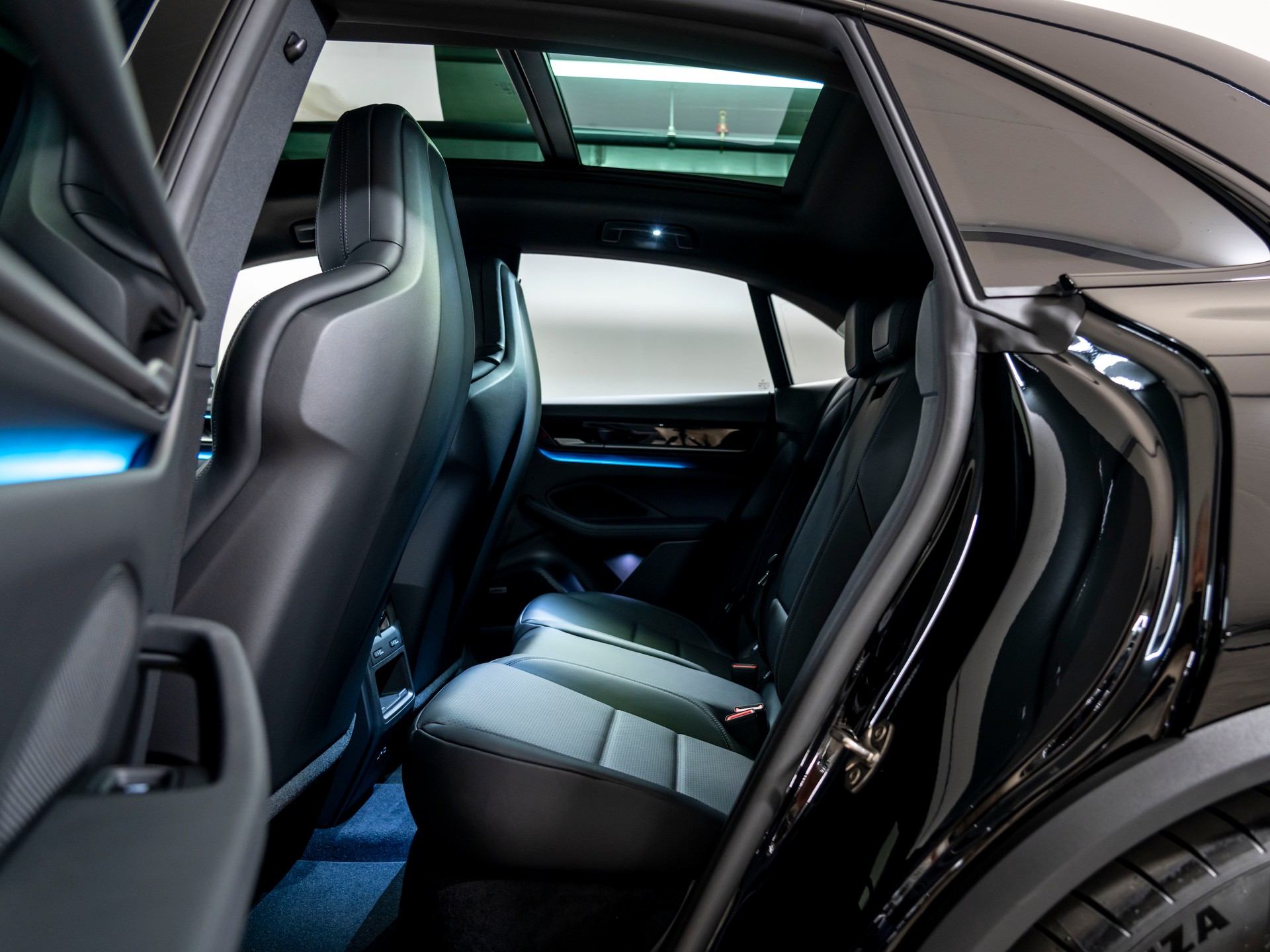 PORSCHE Macan 4 S 100kWh-image-22