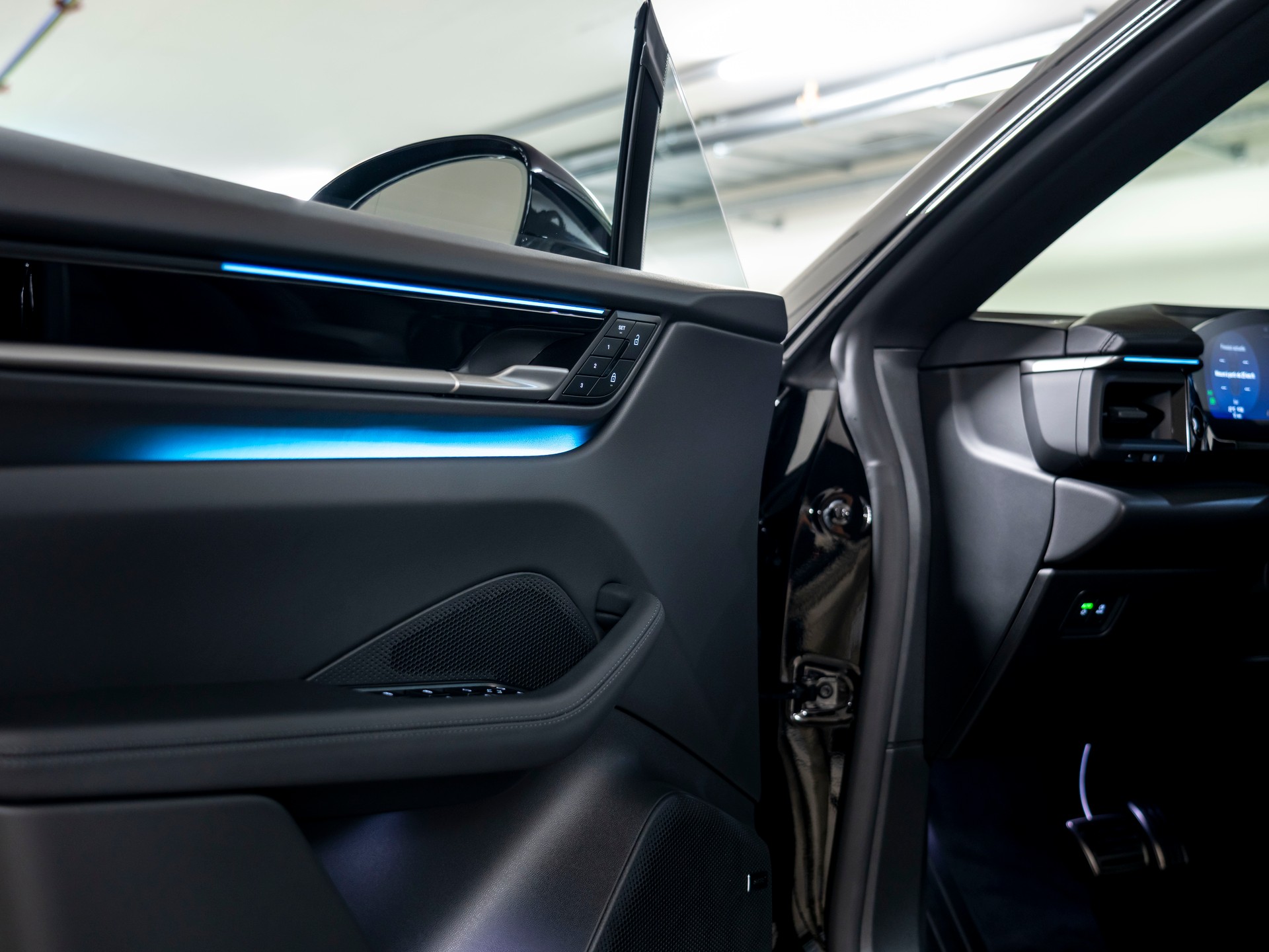 PORSCHE Macan 4 S 100kWh-image-11