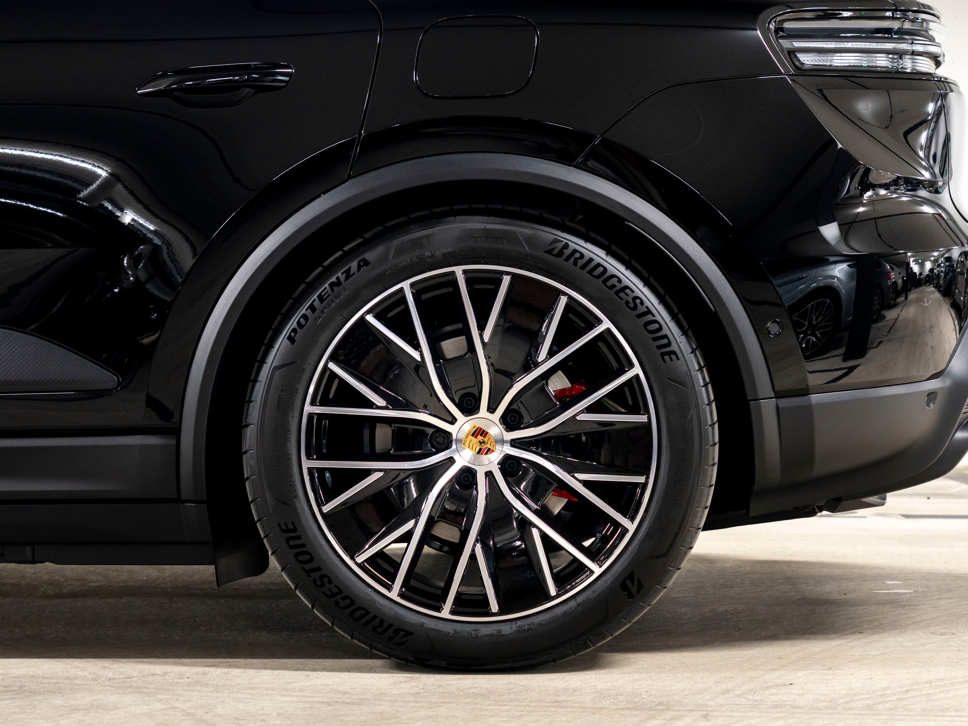 PORSCHE Macan 4 S 100kWh-image-8