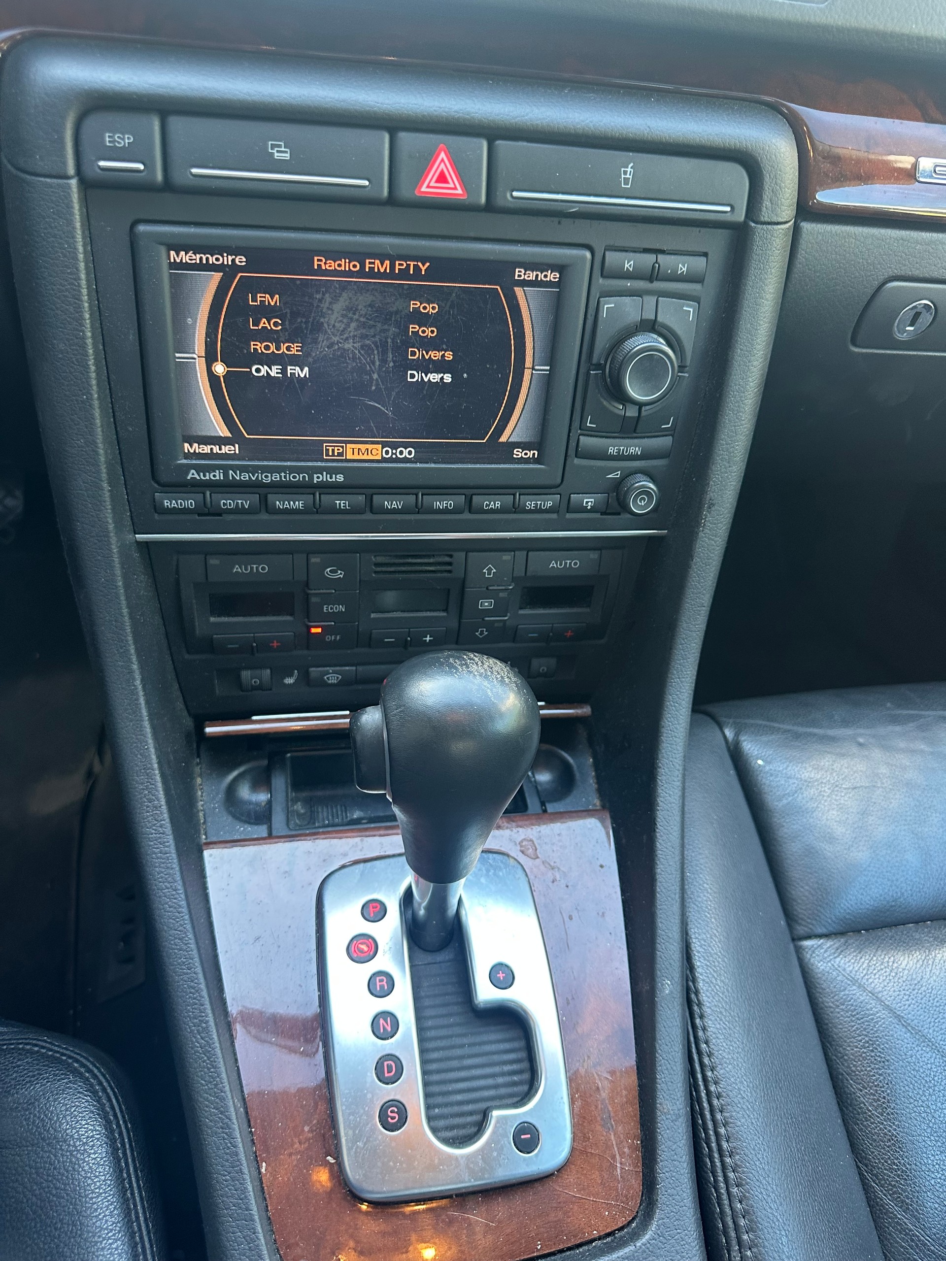 AUDI A4 Avant 2.0 TFSI multitronic-image-7