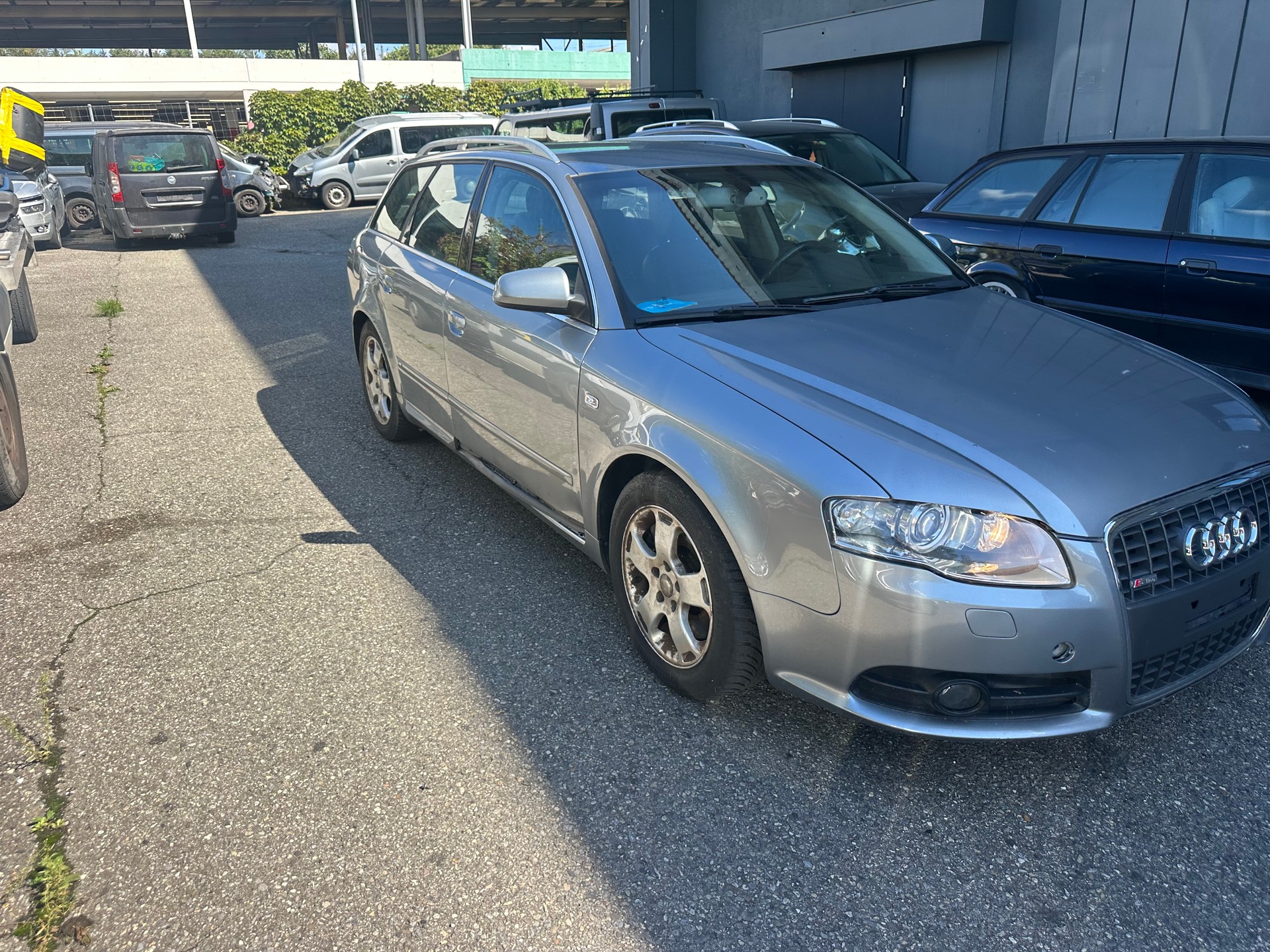 AUDI A4 Avant 2.0 TFSI multitronic-image-12