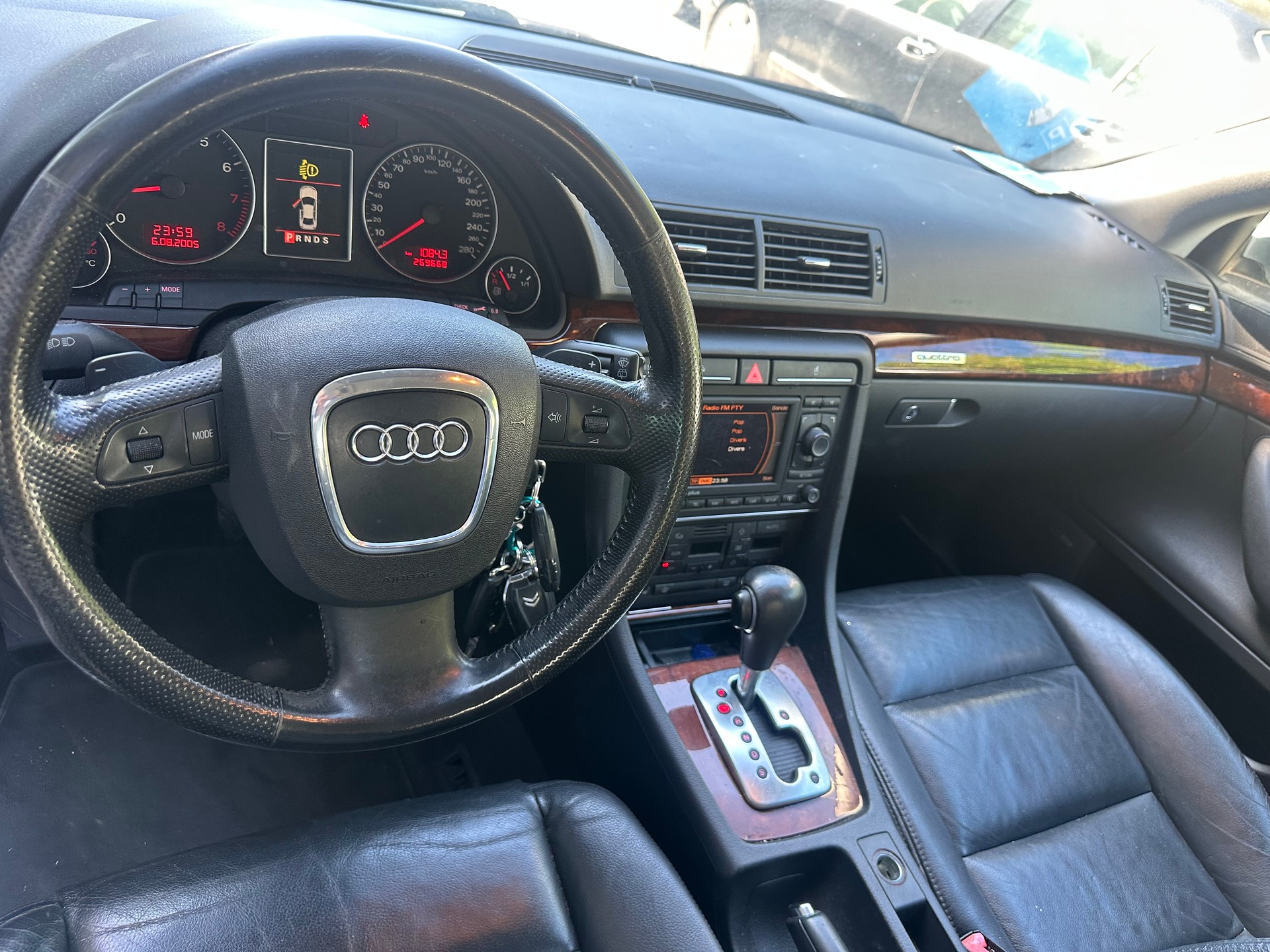AUDI A4 Avant 2.0 TFSI multitronic-image-6