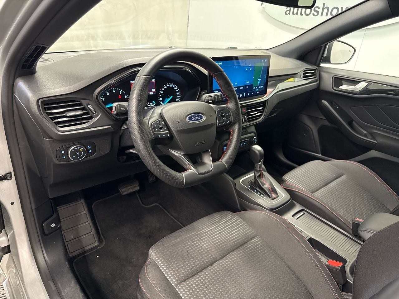 FORD Focus 1.0 MHEV ST-Line Automat-showroom-element-2