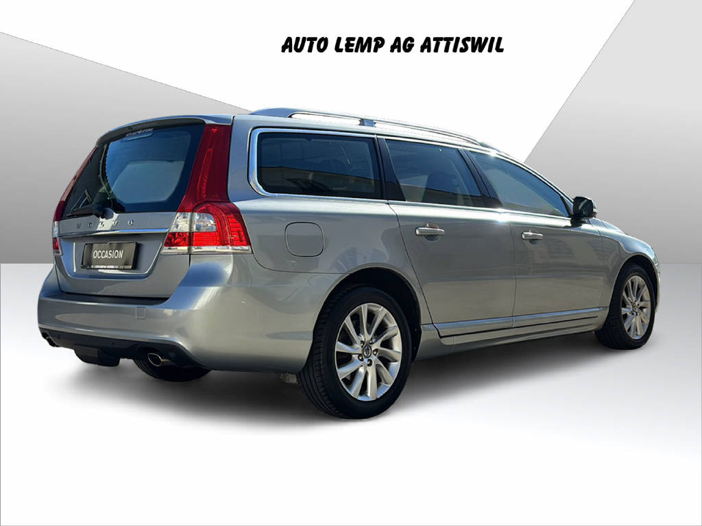 VOLVO V70 2.4 D5 Summum-image-4