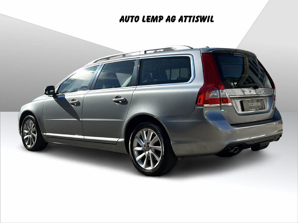 VOLVO V70 2.4 D5 Summum-image-2