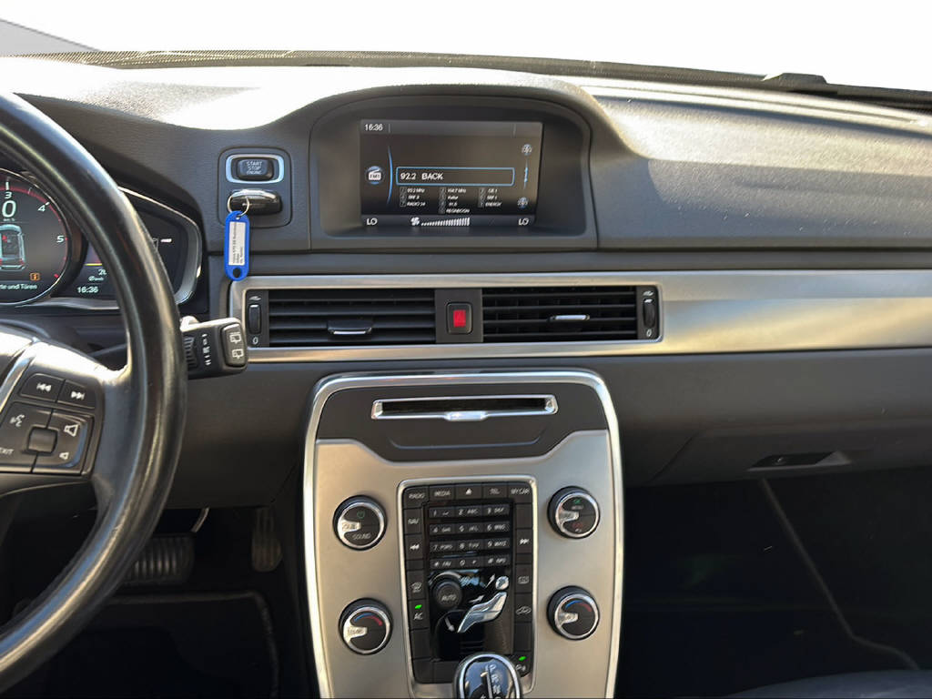VOLVO V70 2.4 D5 Summum-image-9