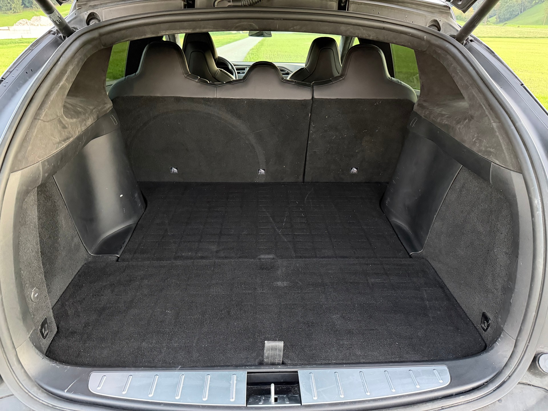 TESLA Model X 100 D-image-11