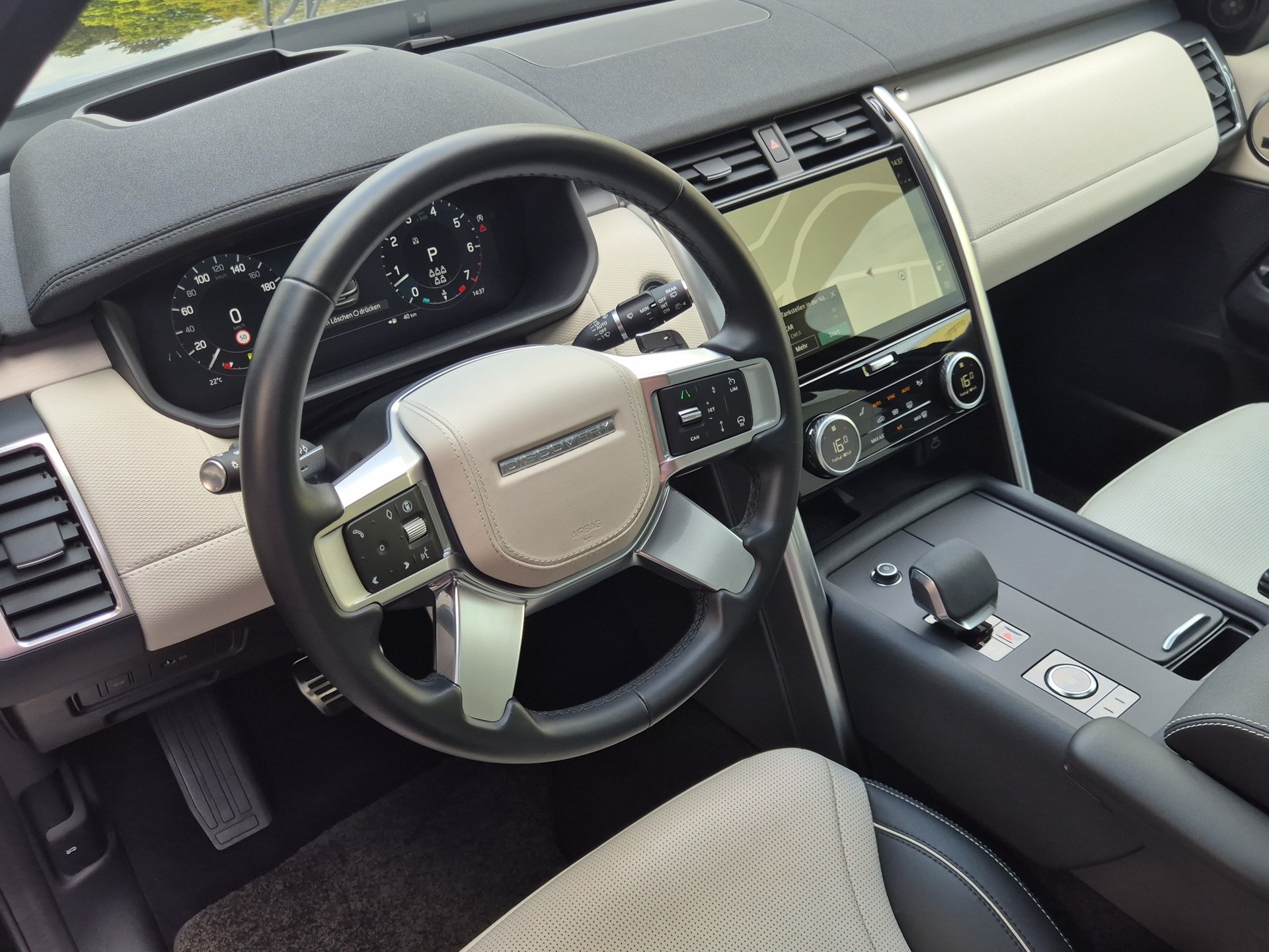 LAND ROVER Discovery 3.0 i6 360 R-Dynamic HSE AWD Automatic-image-10