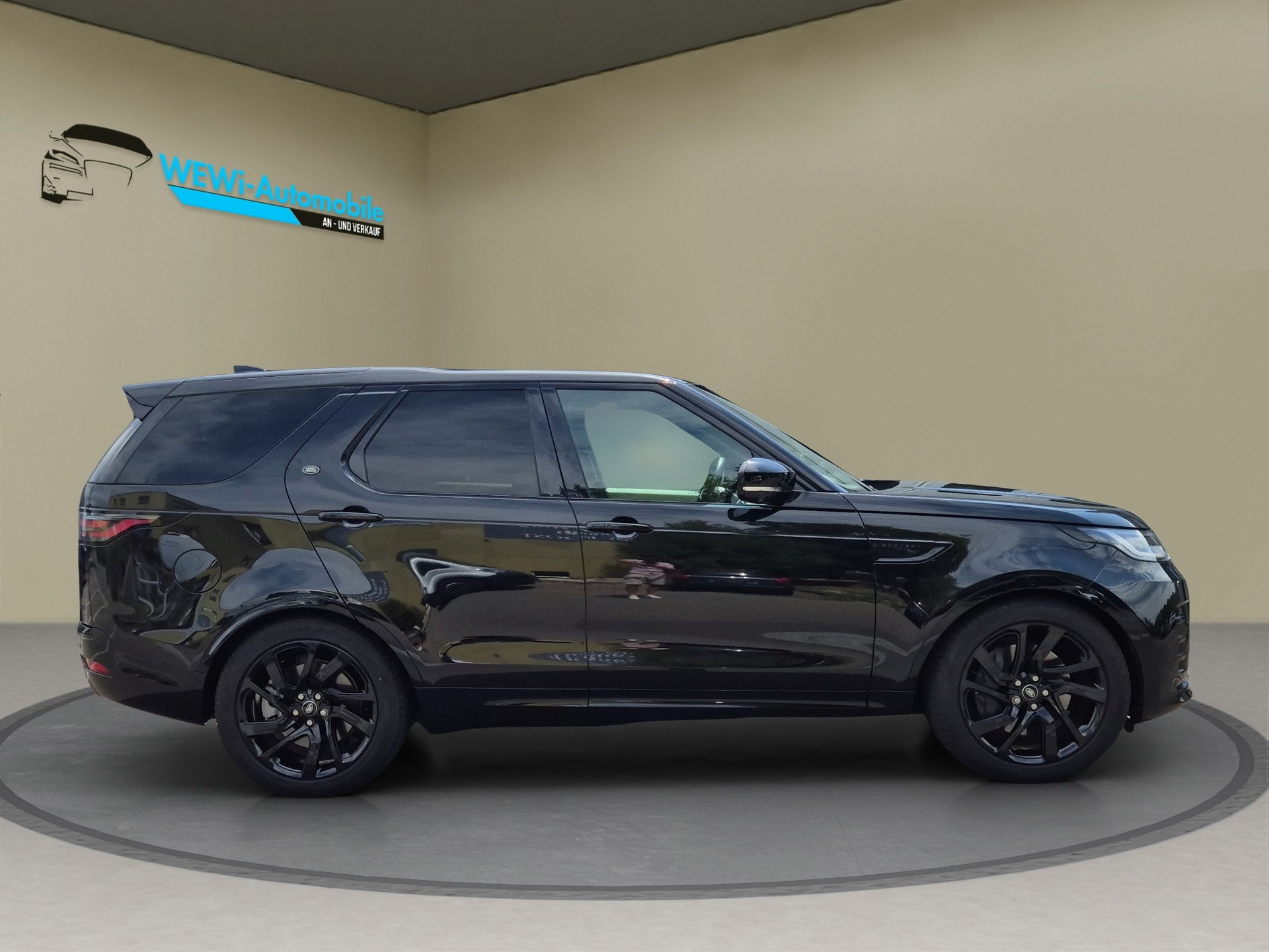 LAND ROVER Discovery 3.0 i6 360 R-Dynamic HSE AWD Automatic-image-5