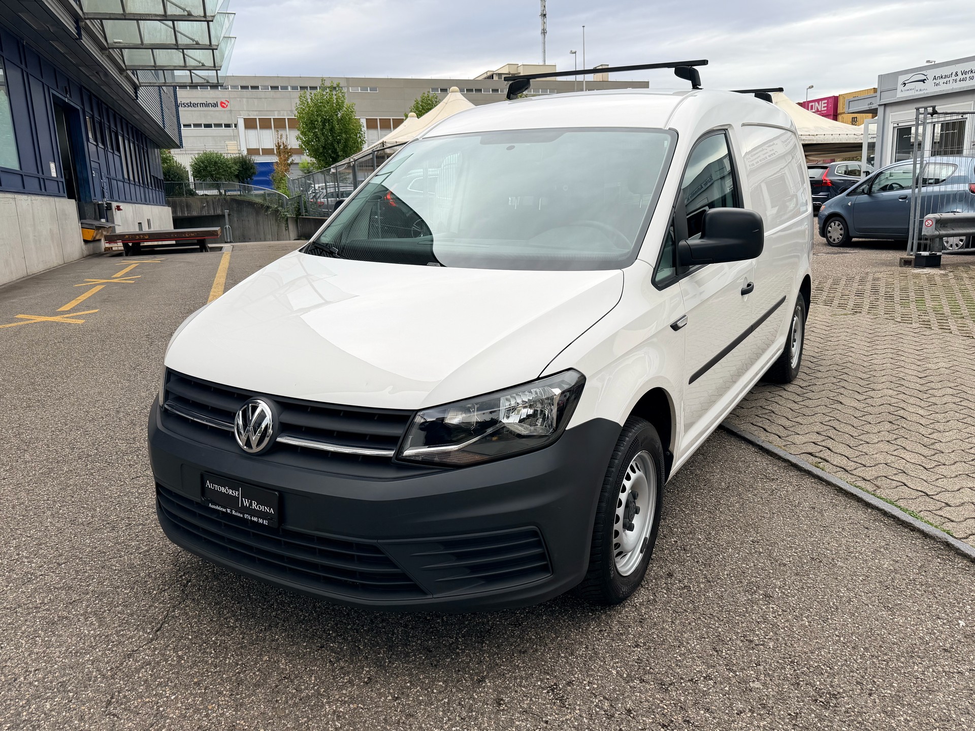 VW Caddy Maxi 2.0TDI BlueMotion Technology-image-6