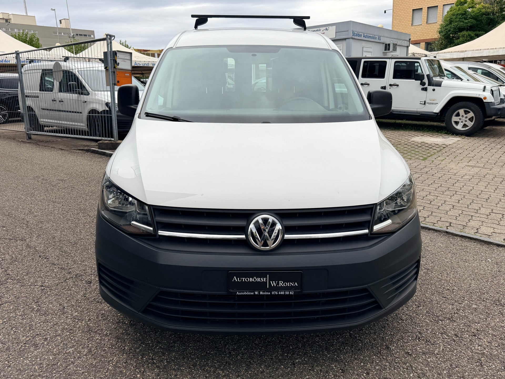 VW Caddy Maxi 2.0TDI BlueMotion Technology-image-7