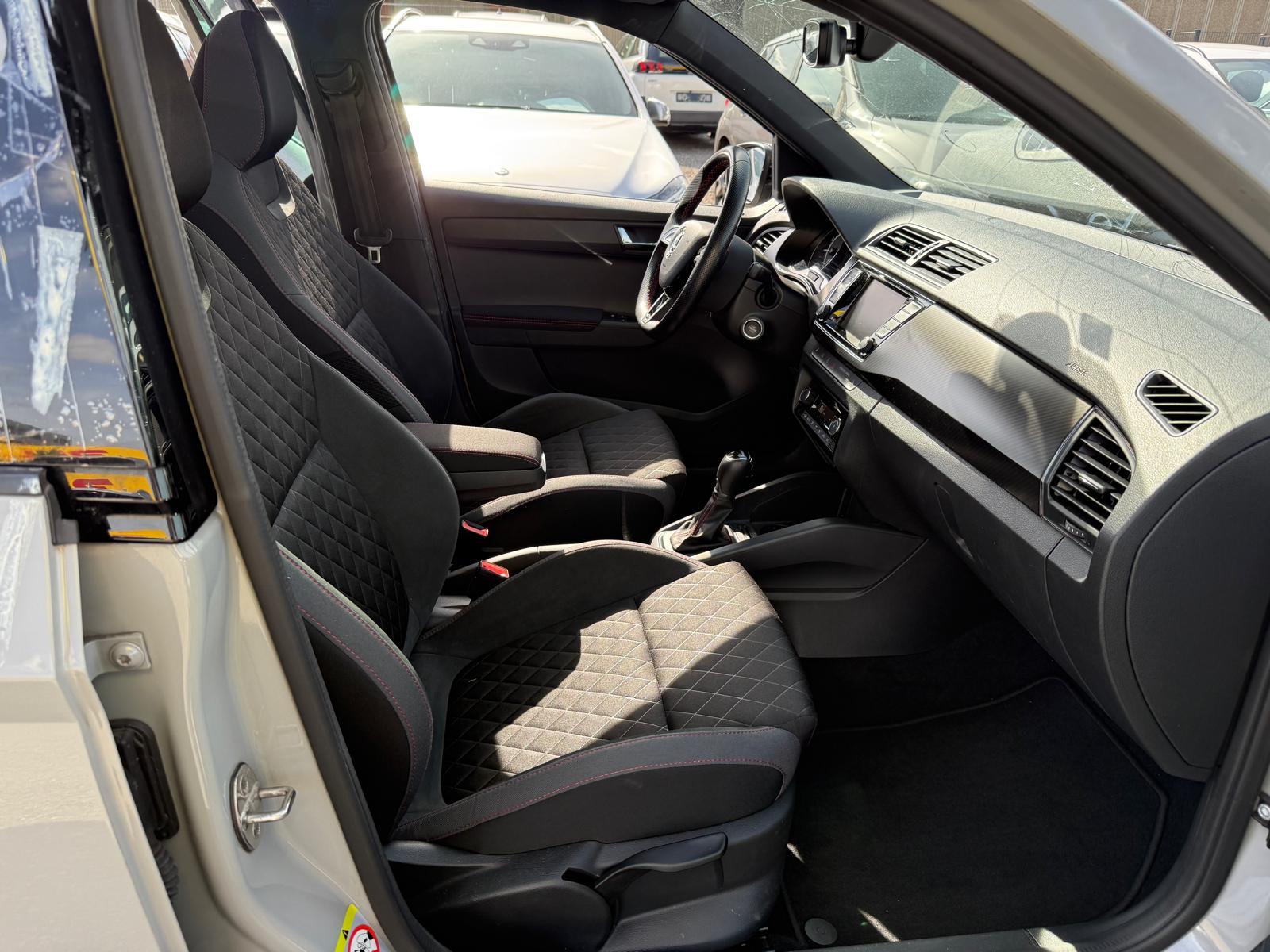 SKODA Fabia 1.0 TSI Monte Carlo DSG-image-14