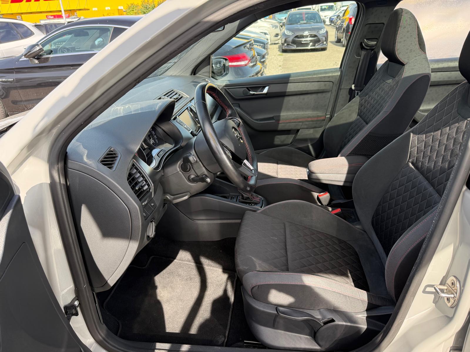 SKODA Fabia 1.0 TSI Monte Carlo DSG-image-12