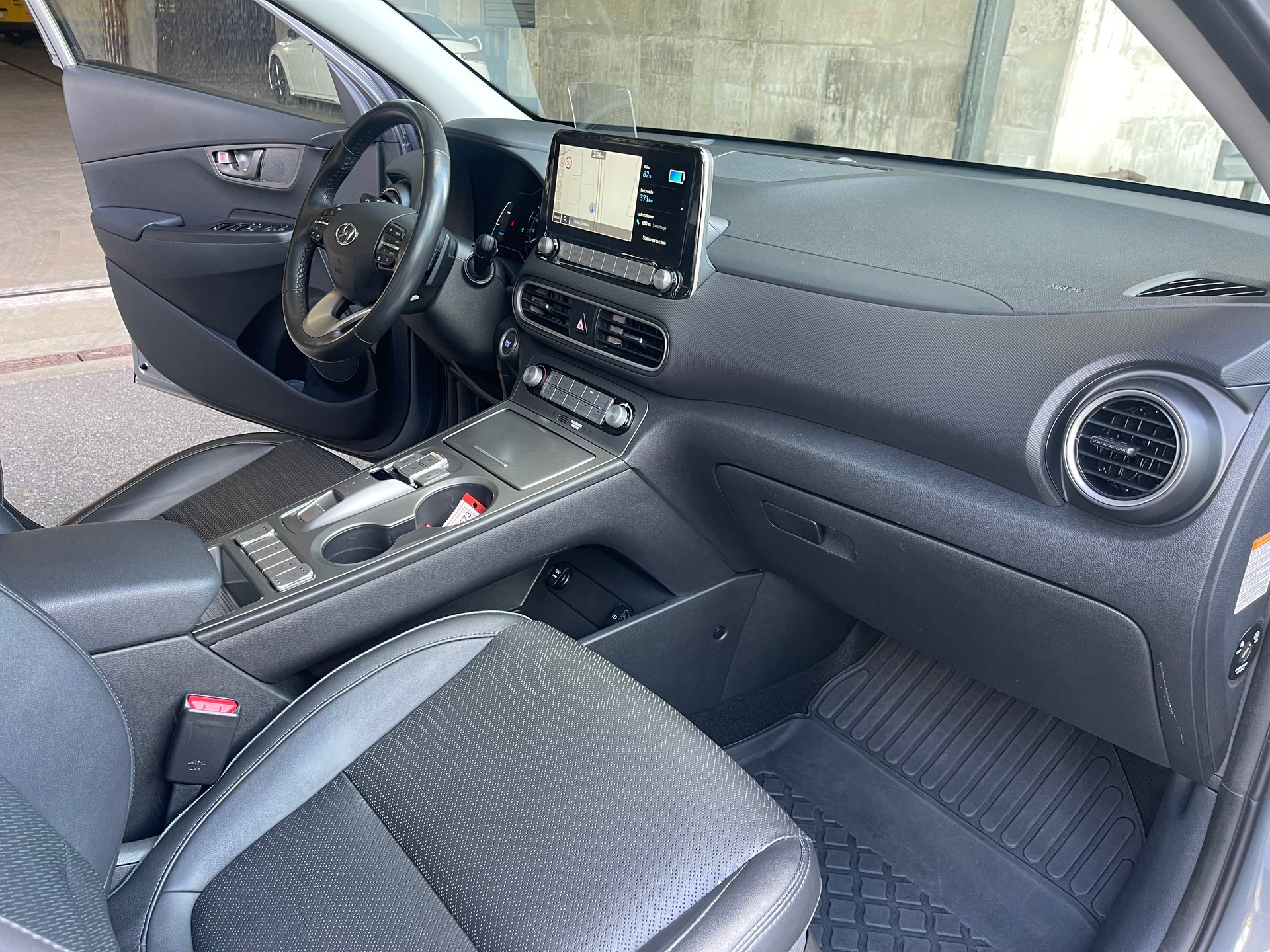 HYUNDAI Kona 64 kWh Electric Vertex-image-12