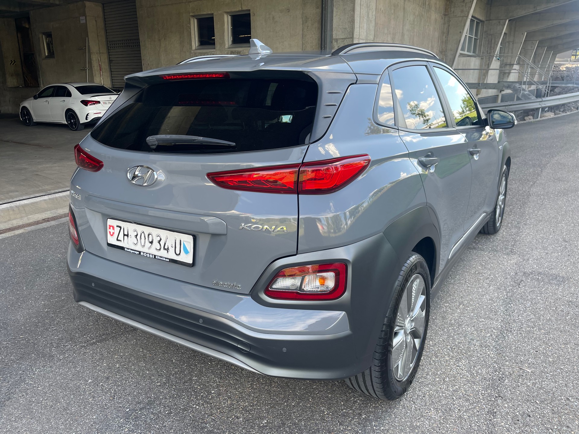 HYUNDAI Kona 64 kWh Electric Vertex-image-4
