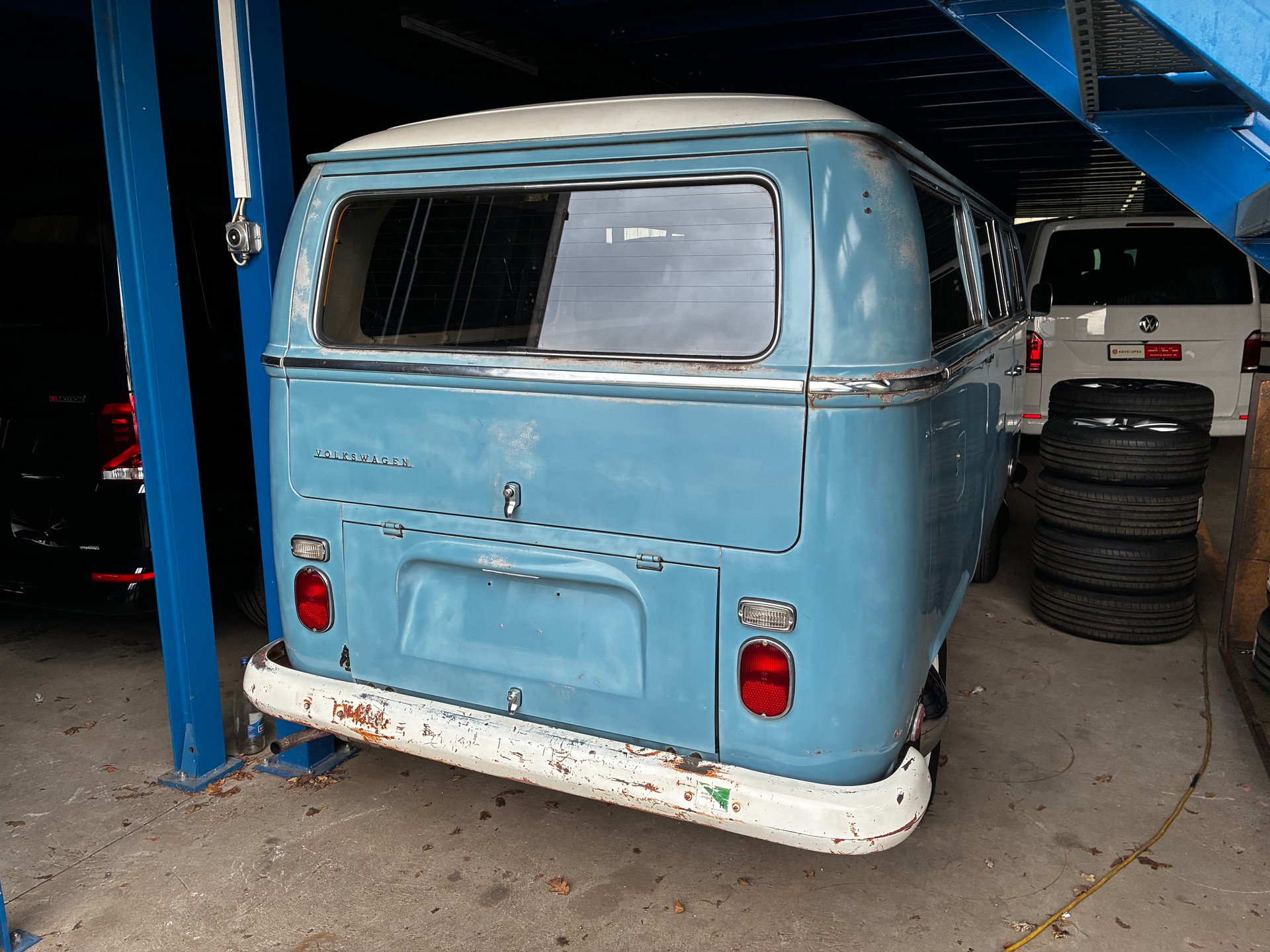 VW Deluxe-image-4