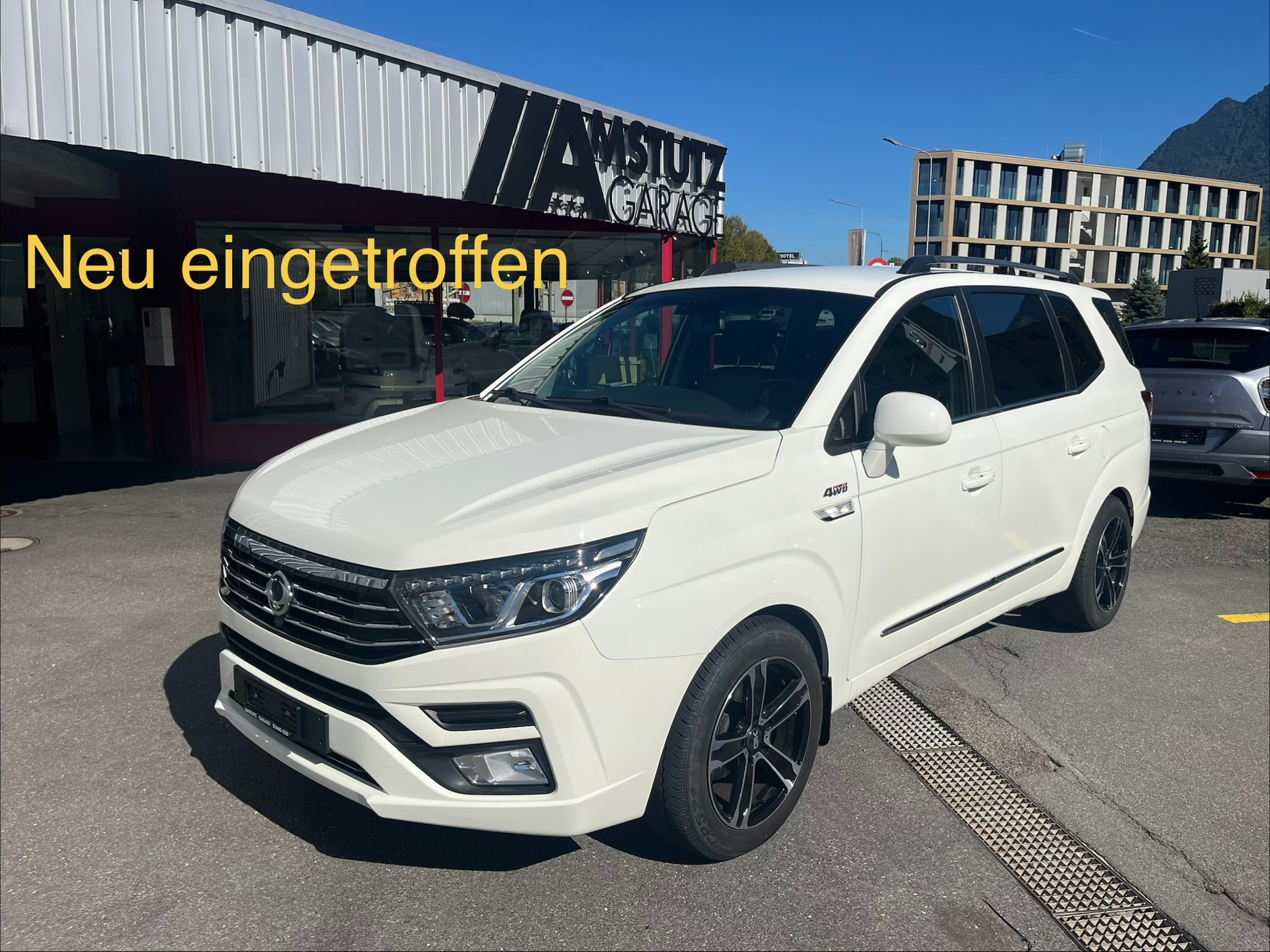 KGM-SsangYong Rodius SV220 e-XDi Turismo 4WD Automatic-image-0