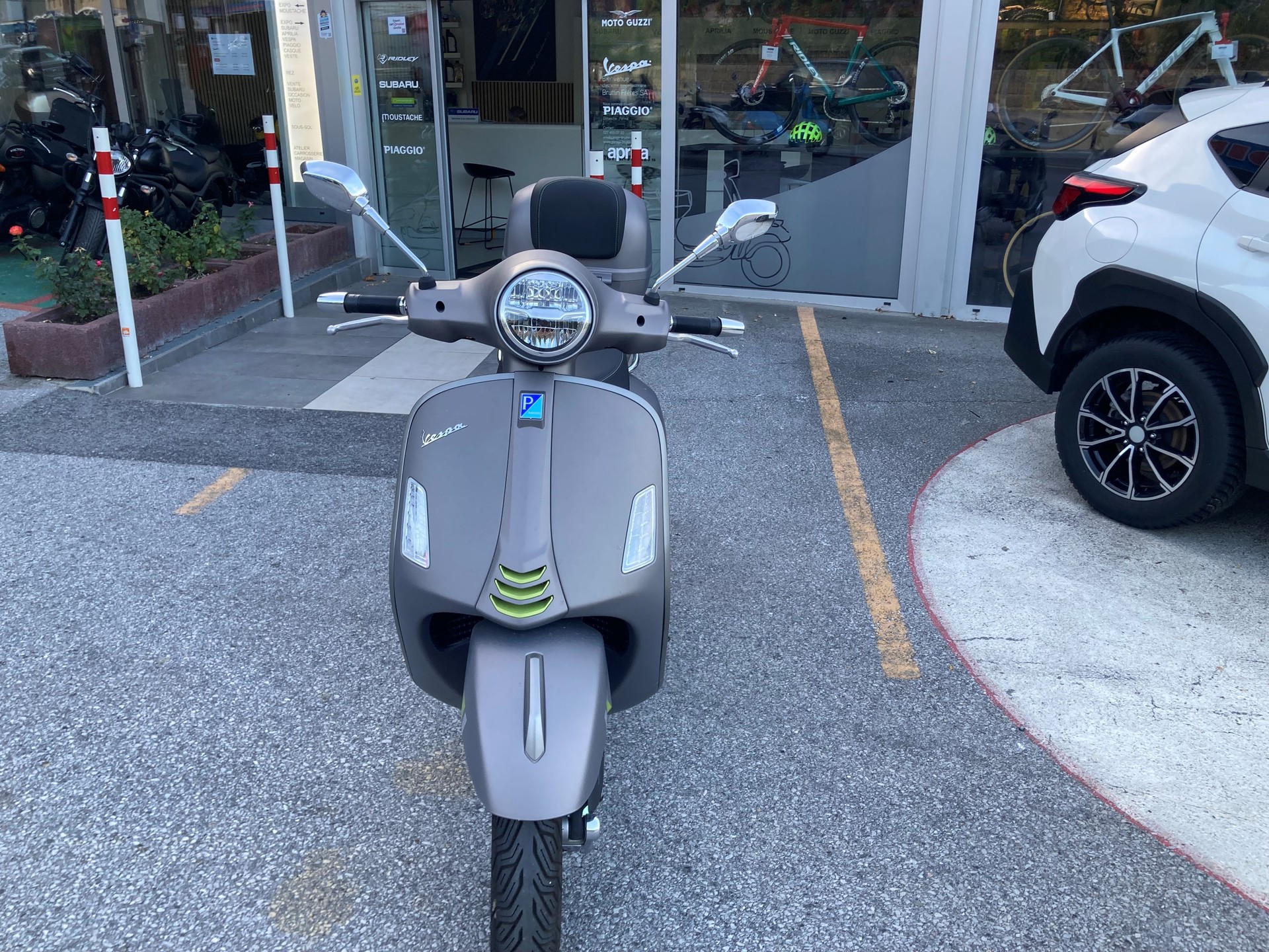 PIAGGIO Vespa GTS 300 Super Tech ABS-showroom-element-1