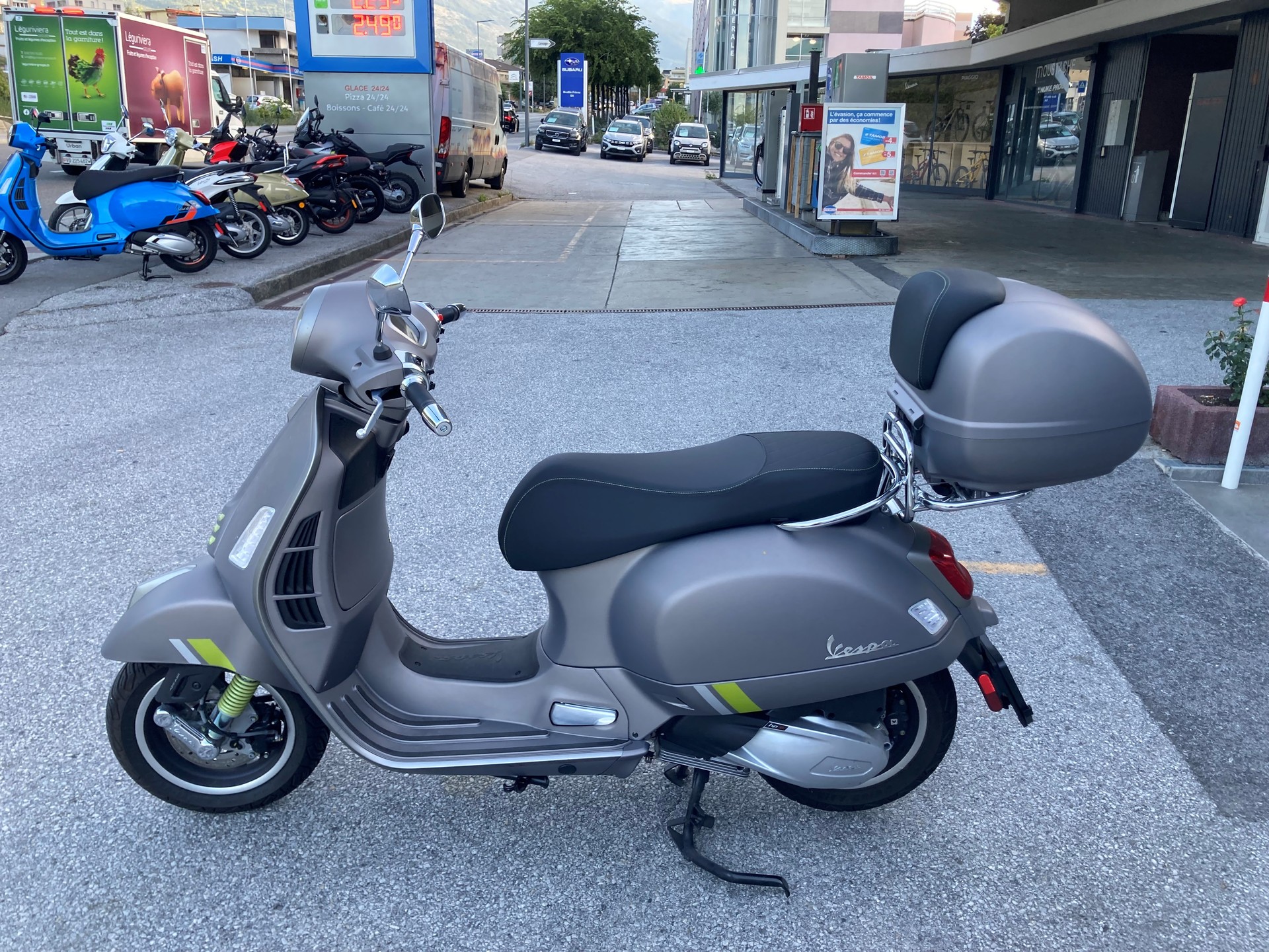 PIAGGIO Vespa GTS 300 Super Tech ABS-showroom-element-2