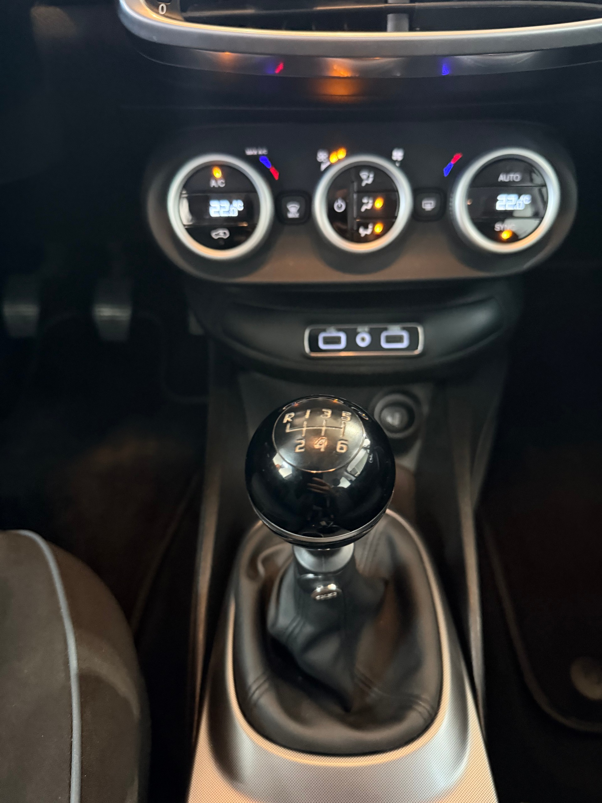 FIAT 500X 1.4T Mirror-image-12