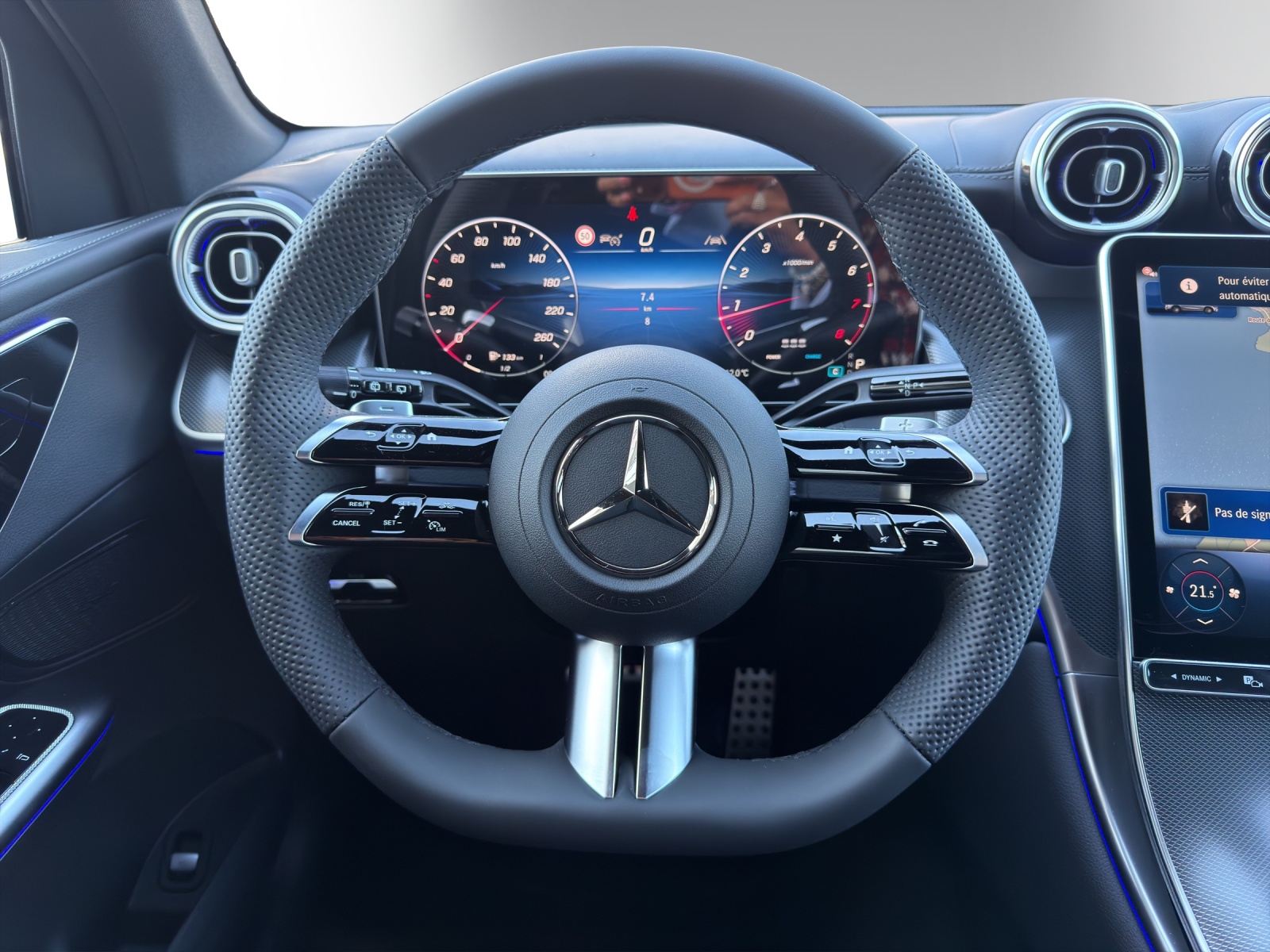 MERCEDES-BENZ GLC 200 4Matic 9G-Tronic-image-12