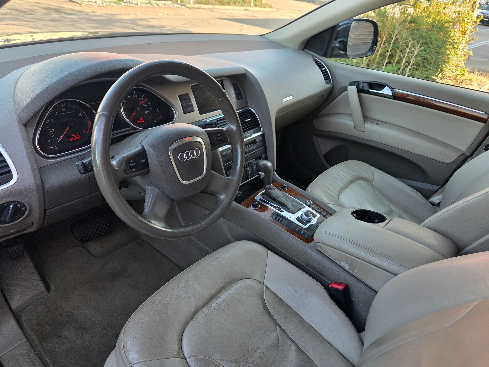 AUDI Q7 3.6 FSI quattro tiptronic-image-10