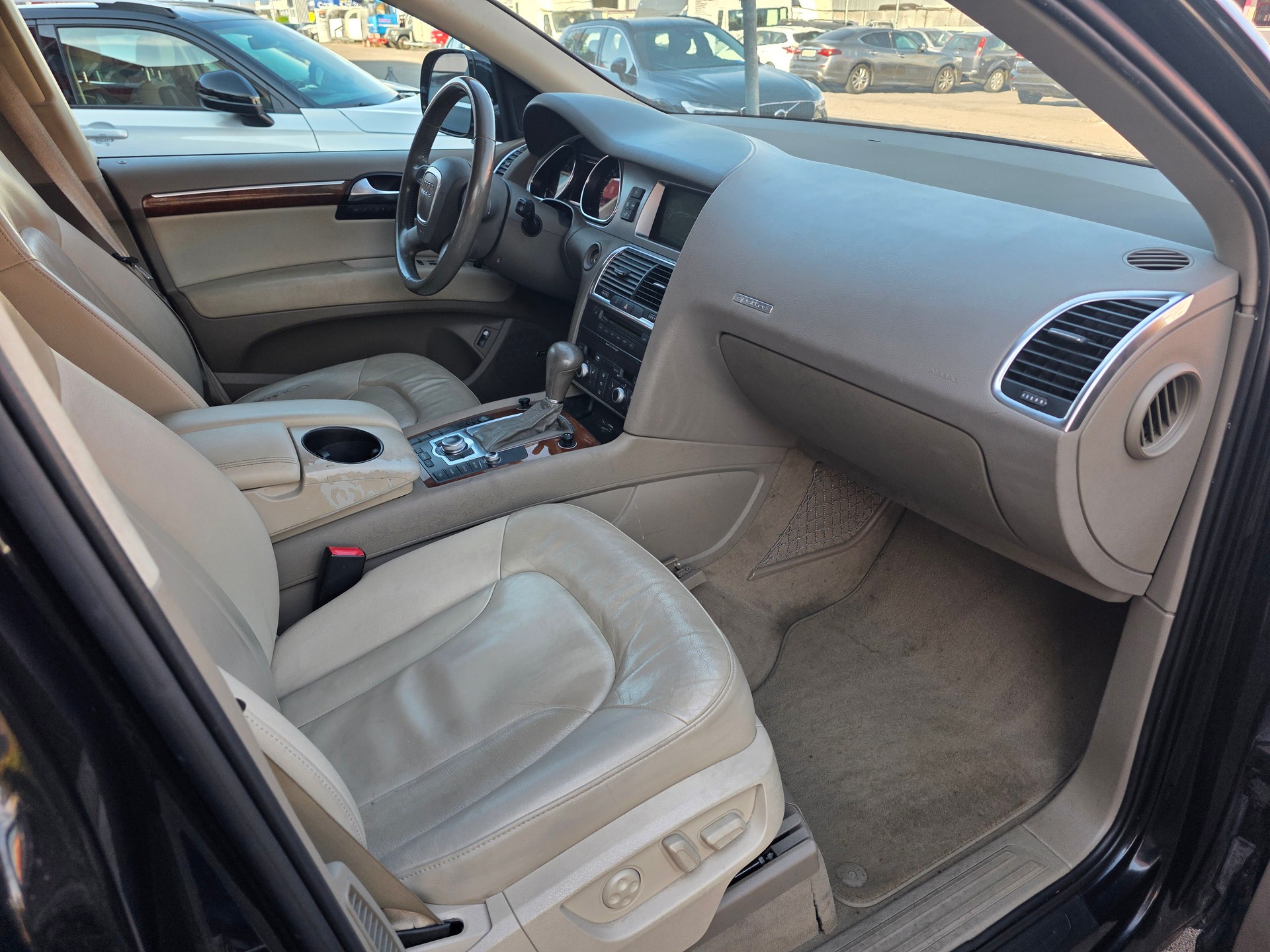 AUDI Q7 3.6 FSI quattro tiptronic-image-13