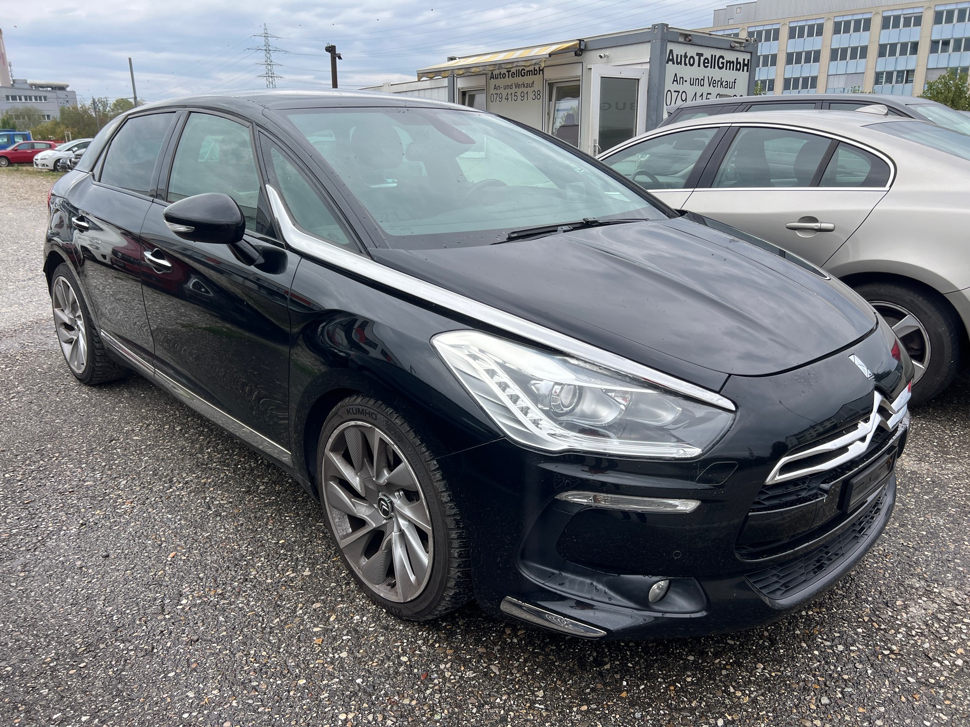 DS AUTOMOBILES DS5 2.0 HDi Sport Chic Automatic-image-2