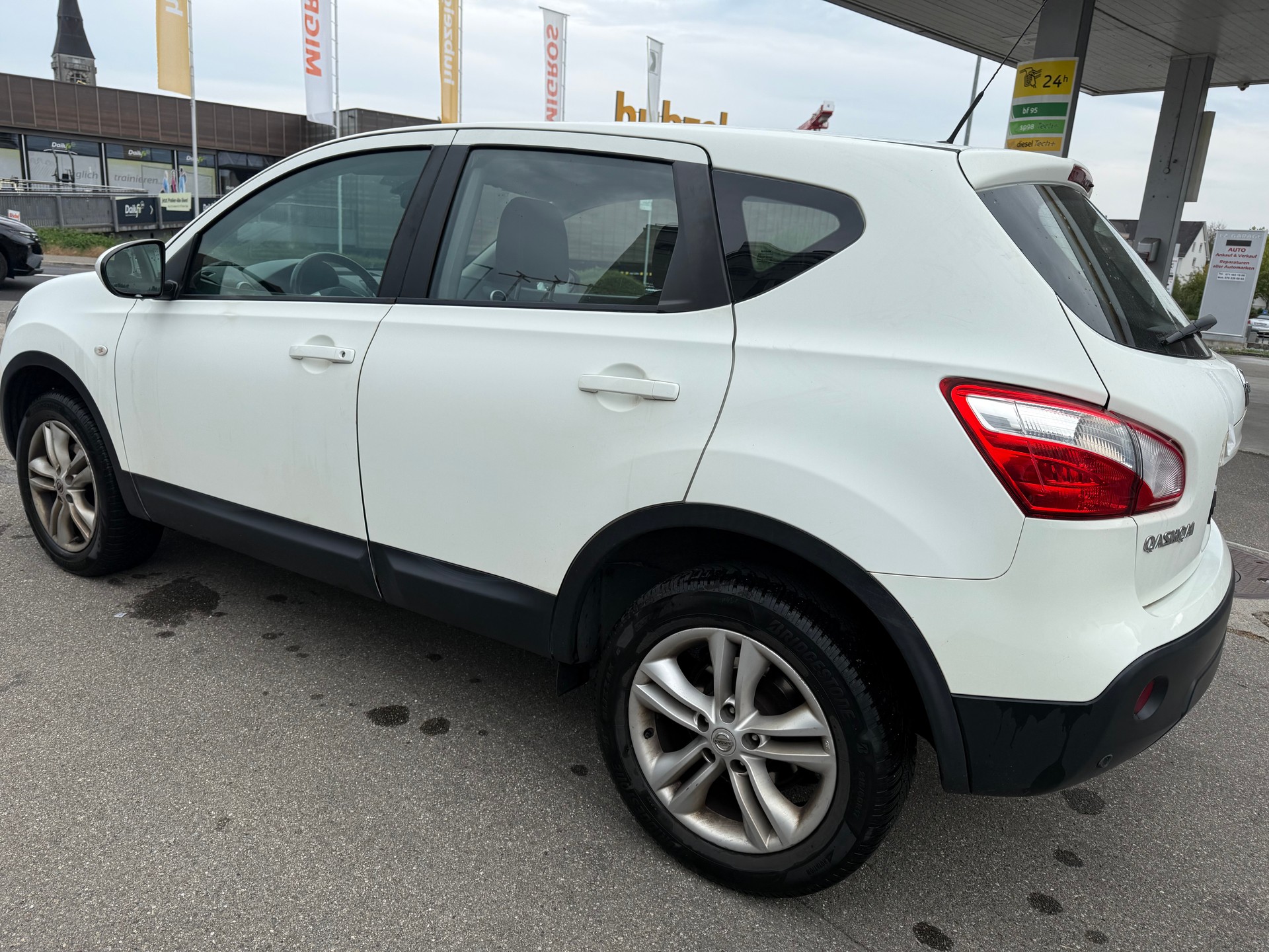 NISSAN Qashqai 1.6 dCi iStop tekna-image-4
