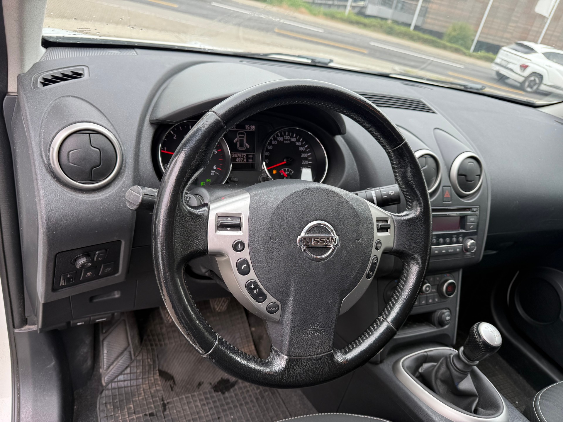 NISSAN Qashqai 1.6 dCi iStop tekna-image-10