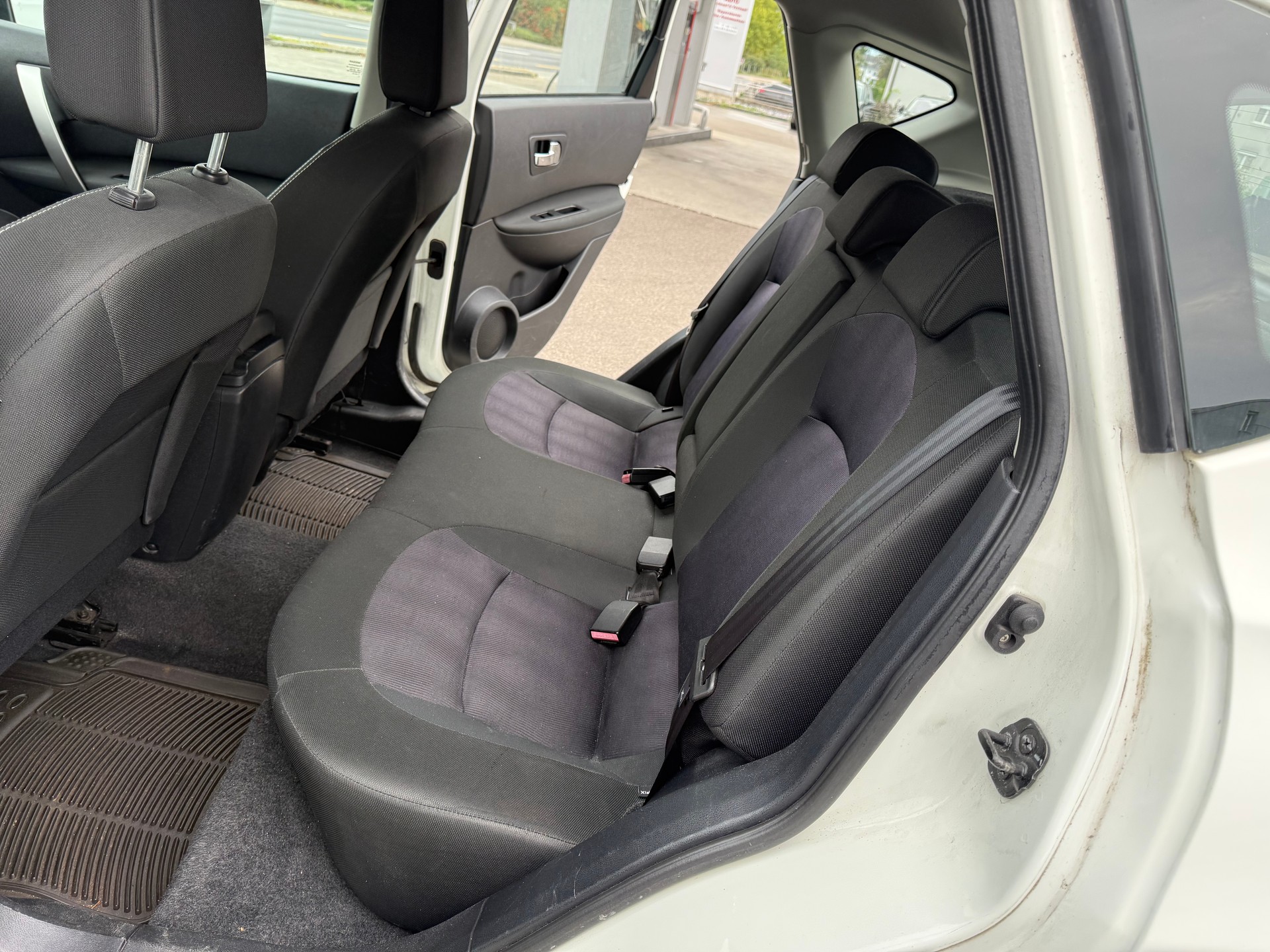 NISSAN Qashqai 1.6 dCi iStop tekna-image-9