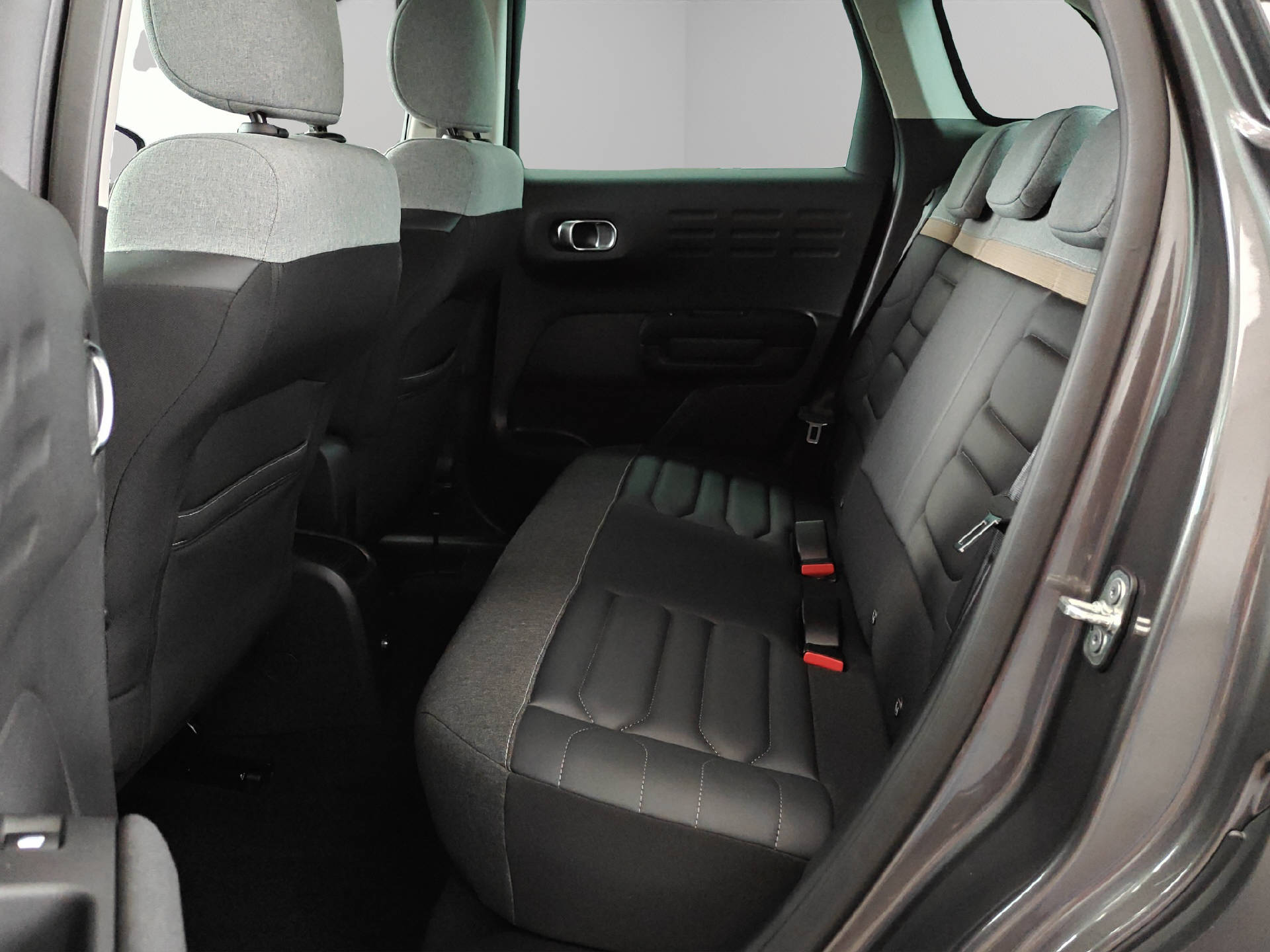 CITROEN C3 Aircross 1.2 PureTech 130 Shine-image-5