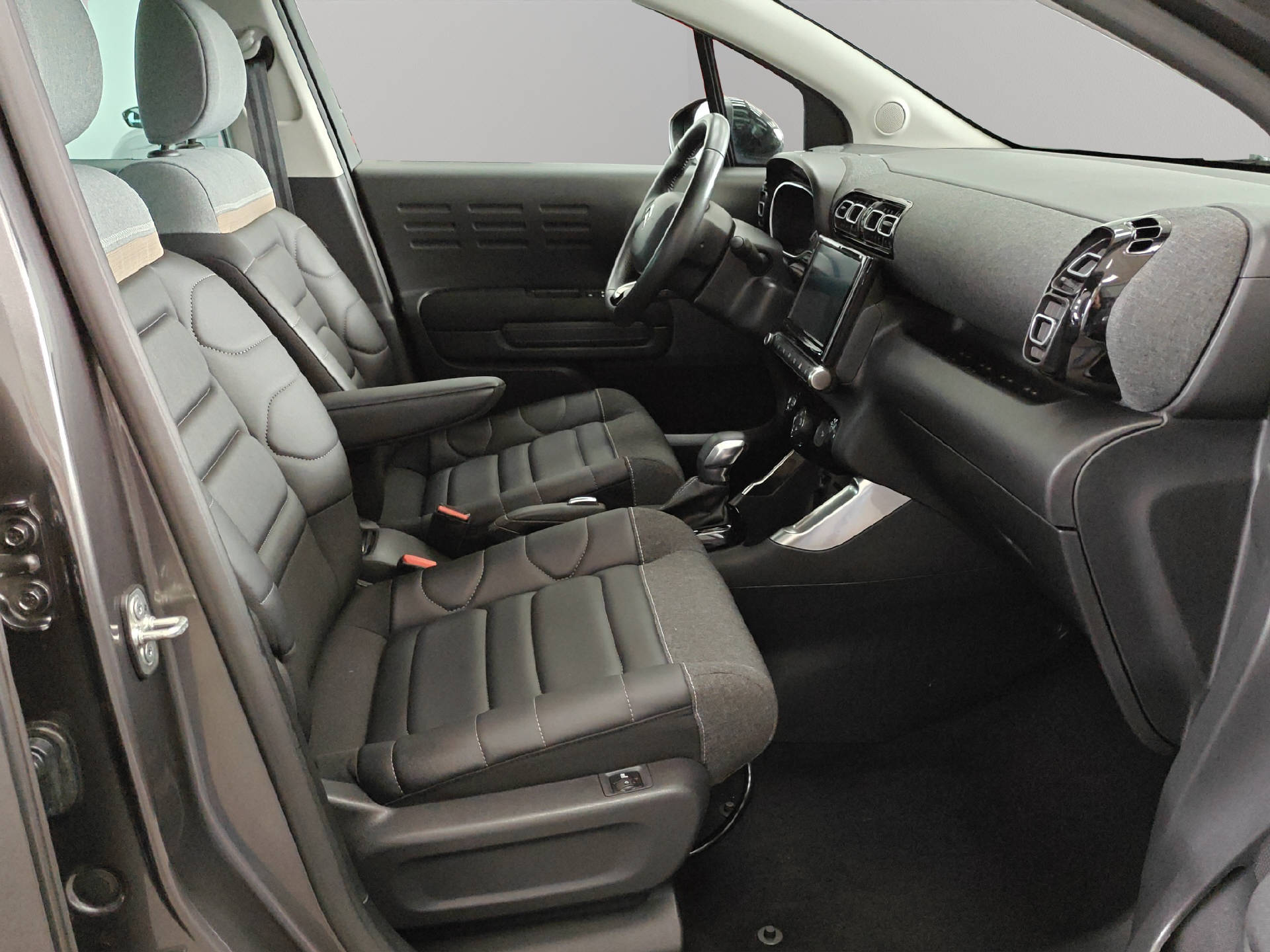 CITROEN C3 Aircross 1.2 PureTech 130 Shine-image-7