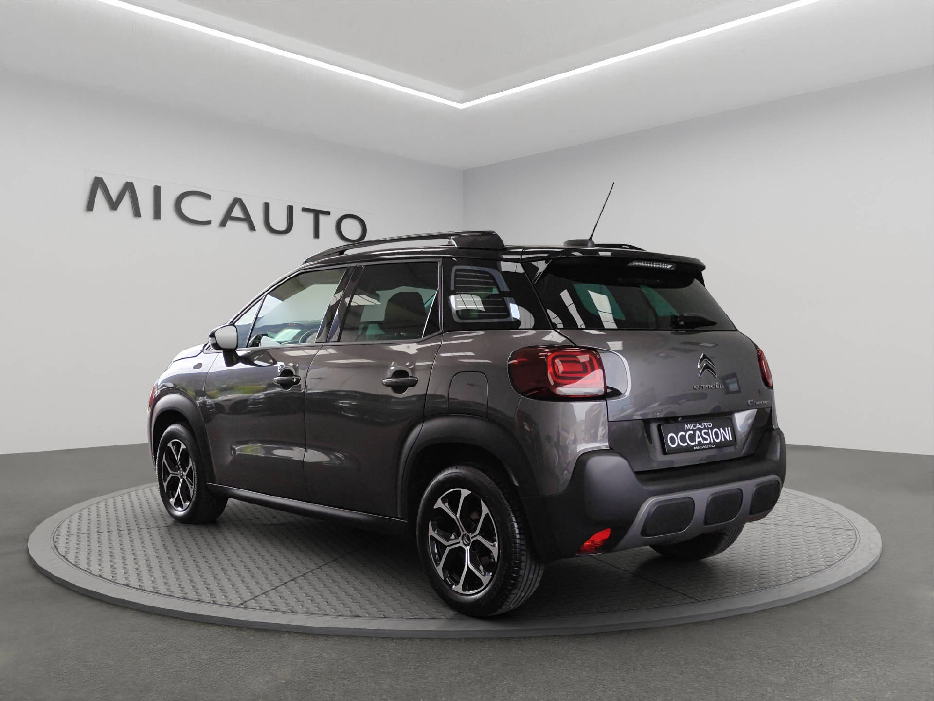 CITROEN C3 Aircross 1.2 PureTech 130 Shine-image-2