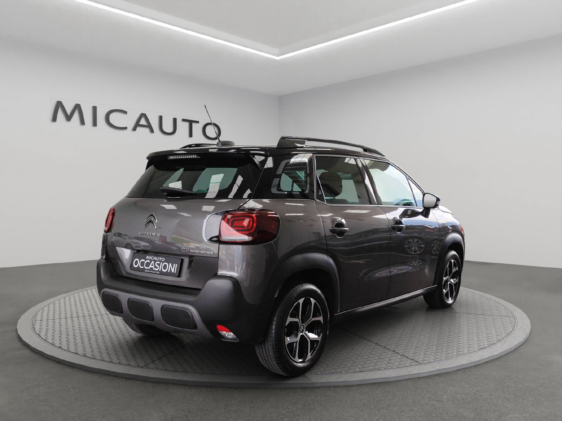 CITROEN C3 Aircross 1.2 PureTech 130 Shine-image-1
