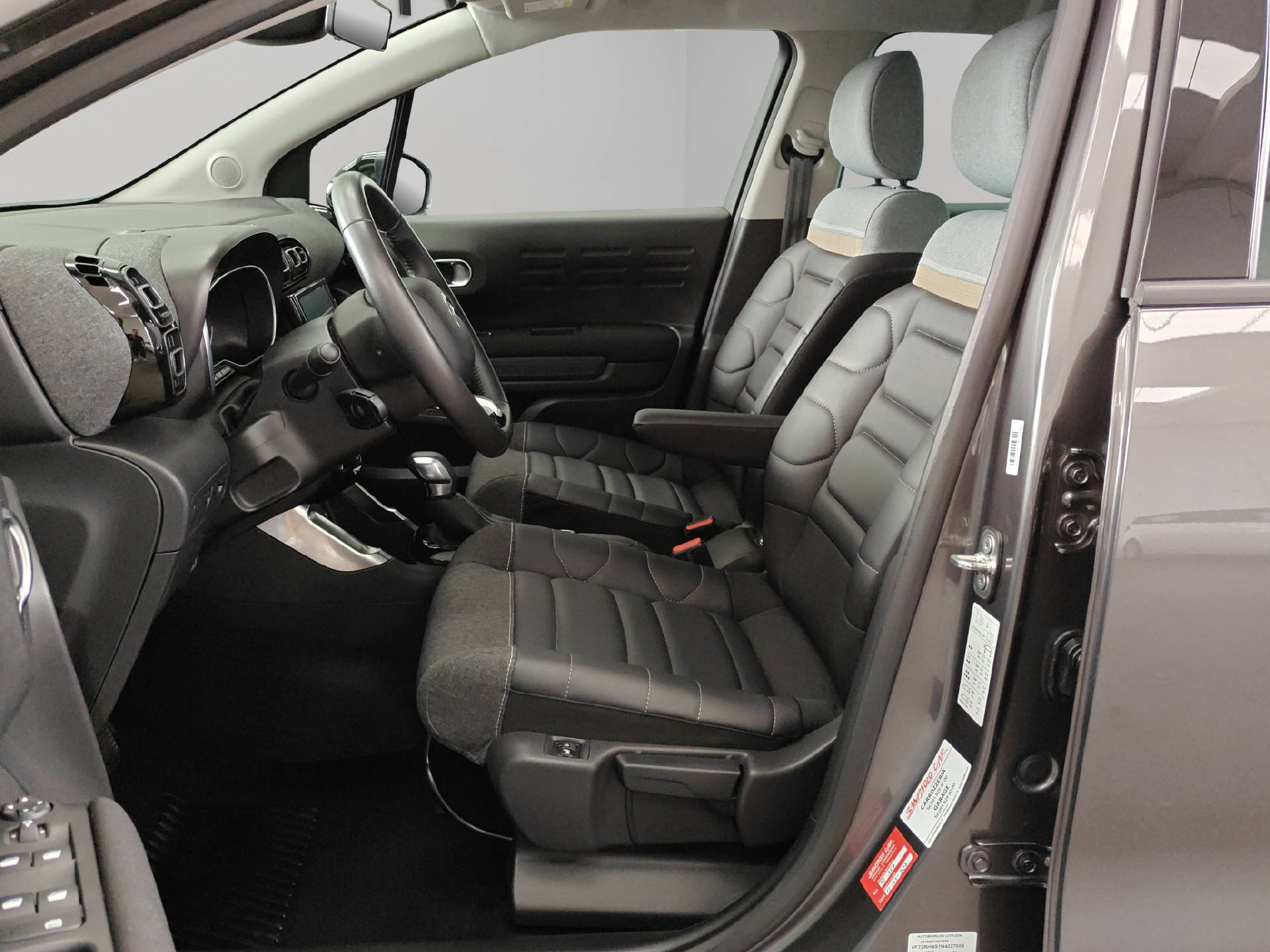 CITROEN C3 Aircross 1.2 PureTech 130 Shine-image-4