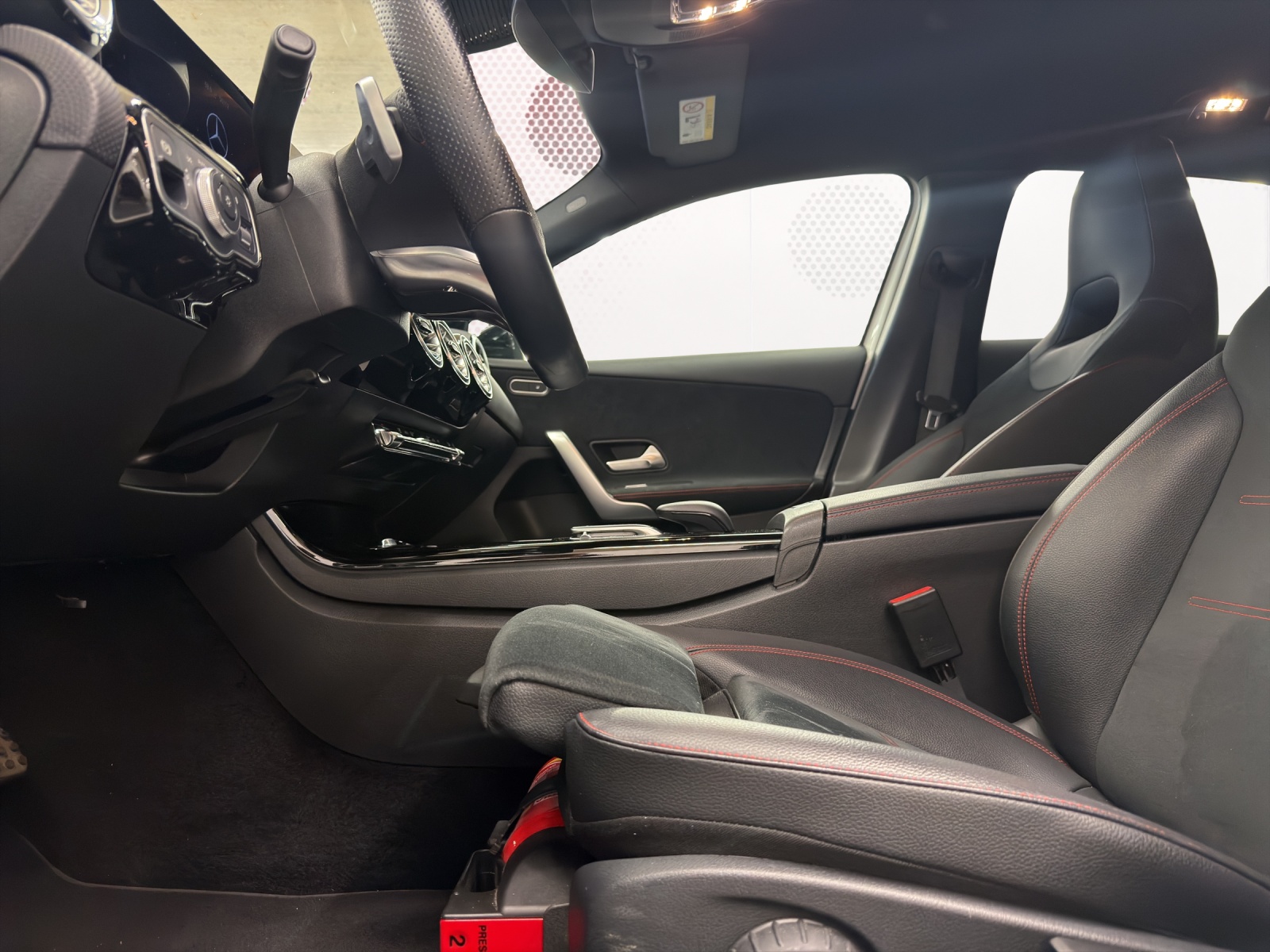 MERCEDES-BENZ A 180 Night Star AMG Line 7G-DCT-image-10