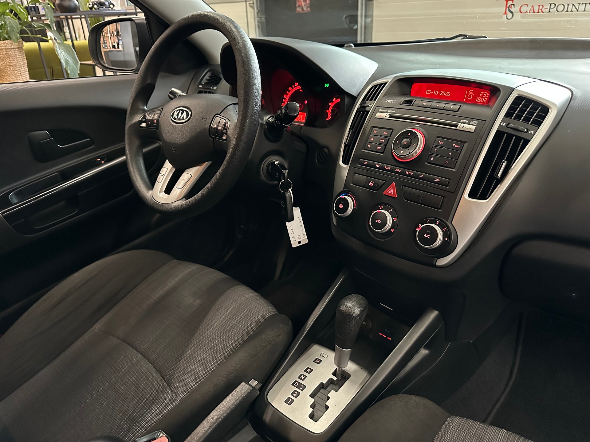 KIA CEED-image-10