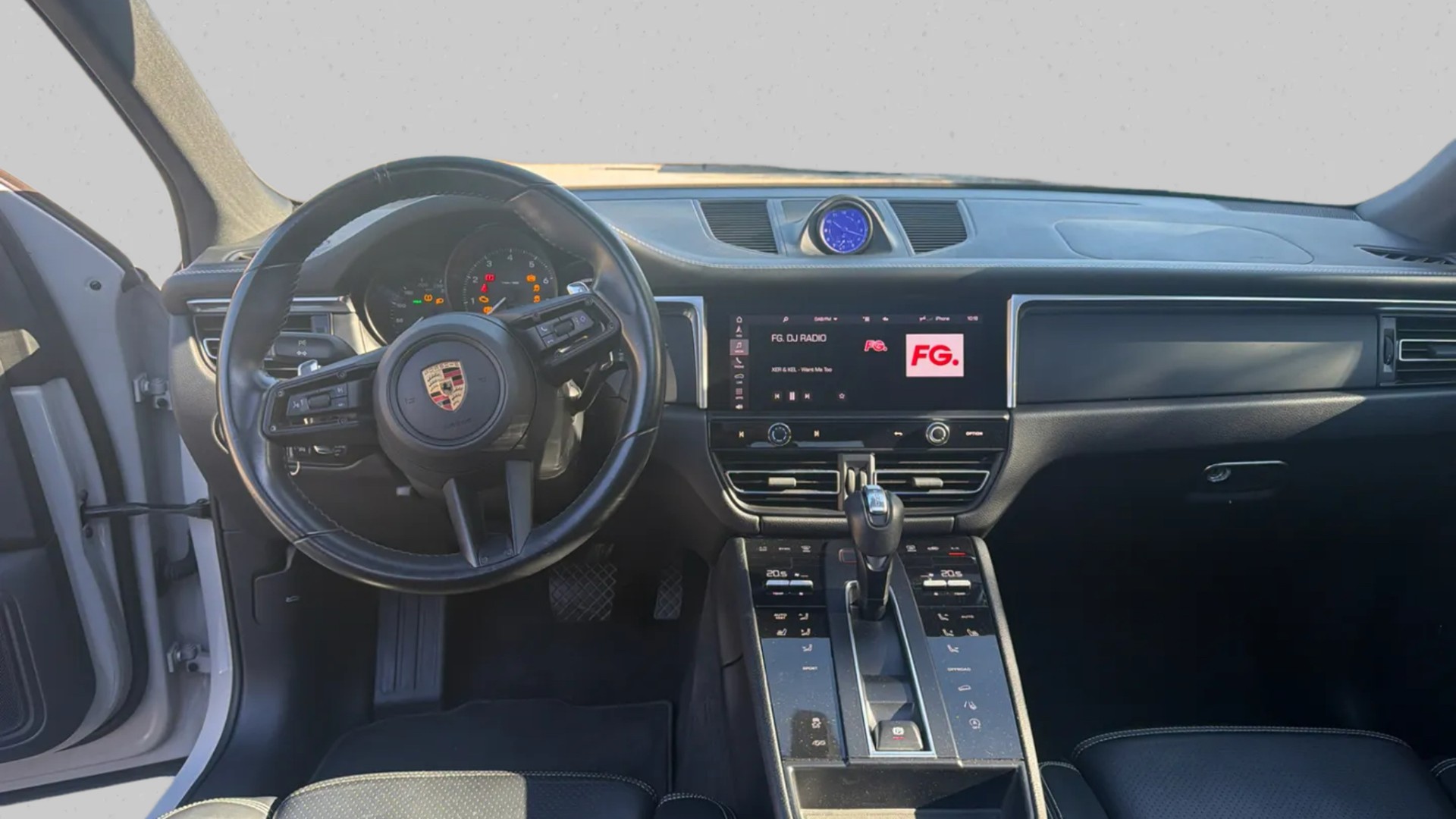 PORSCHE Macan PDK-image-8
