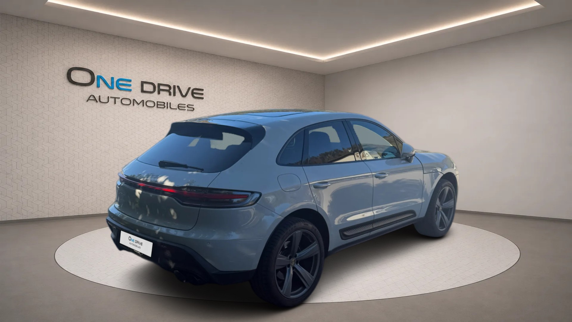 PORSCHE Macan PDK-image-5