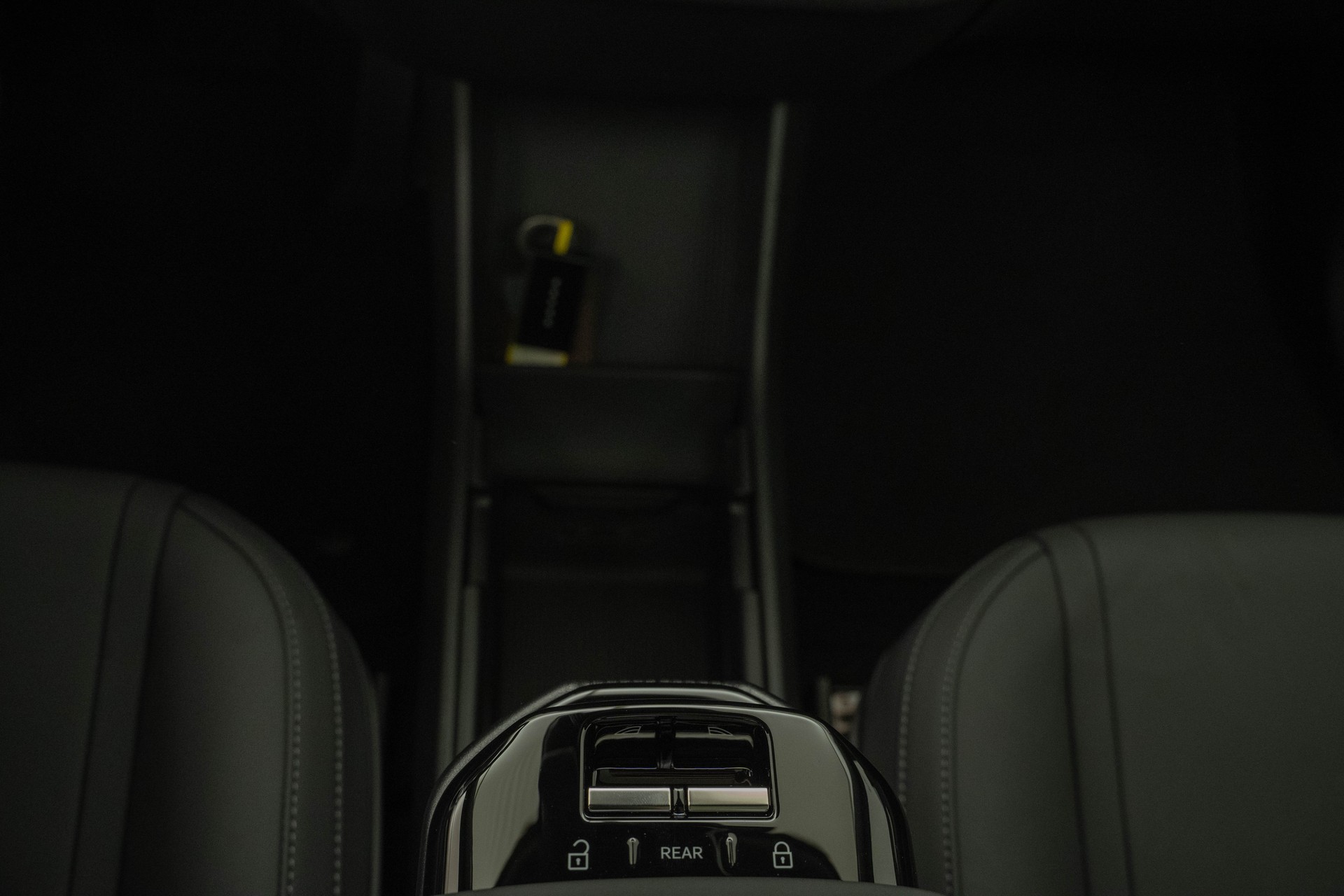 VOLVO EX30 P8 Ultra AWD-image-11
